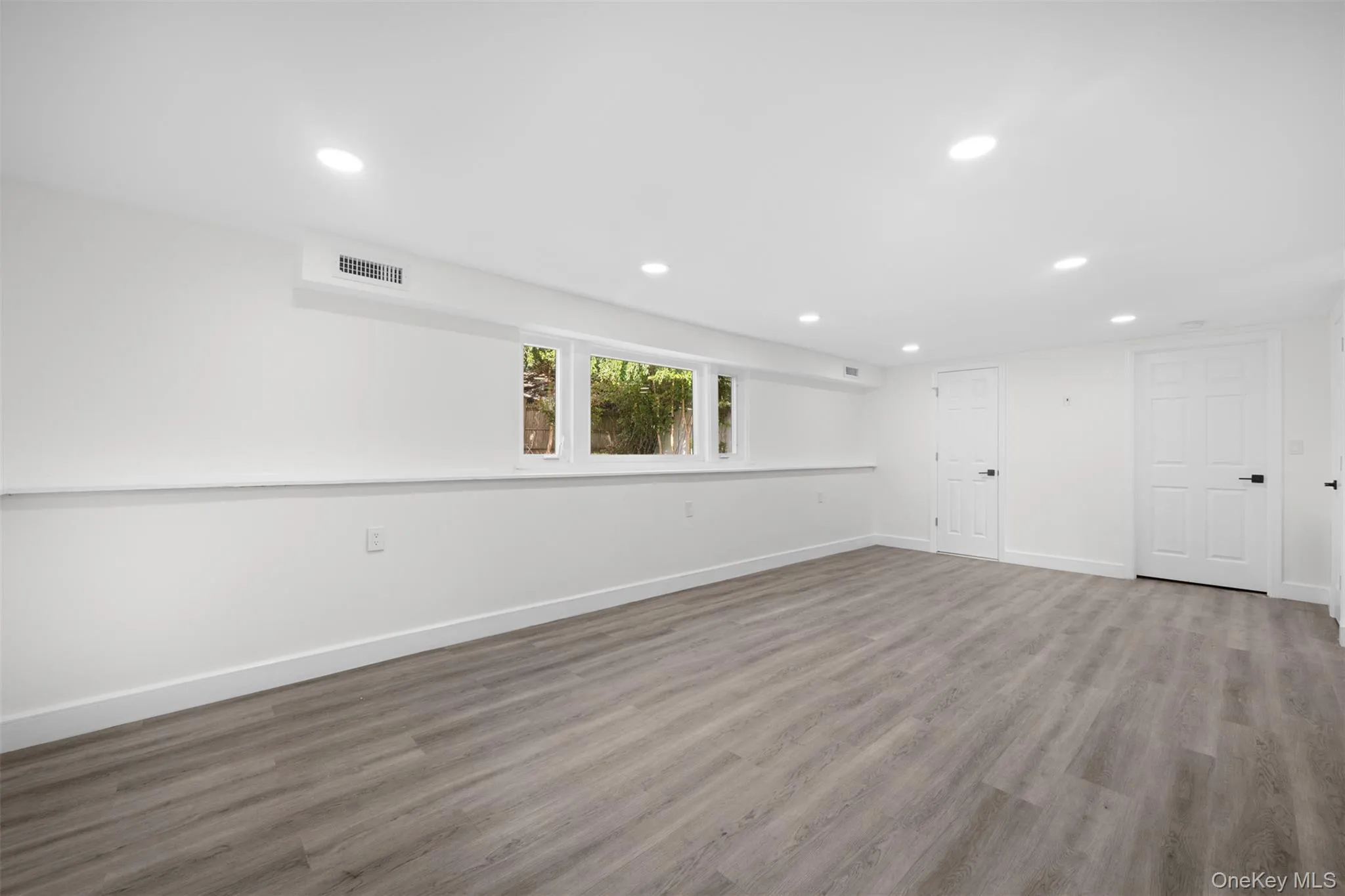 31 Foxwood Drive, Huntington, NY, 3 Bedrooms Bedrooms, 6 Rooms Rooms,2 BathroomsBathrooms,Residential,For Rent,Foxwood,0,KEY1016770 31 Foxwood Drive, Huntington, NY, 3 Bedrooms Bedrooms, 6 Rooms Rooms,2 BathroomsBathrooms,Residential,For Rent,Foxwood,0,KEY1016770