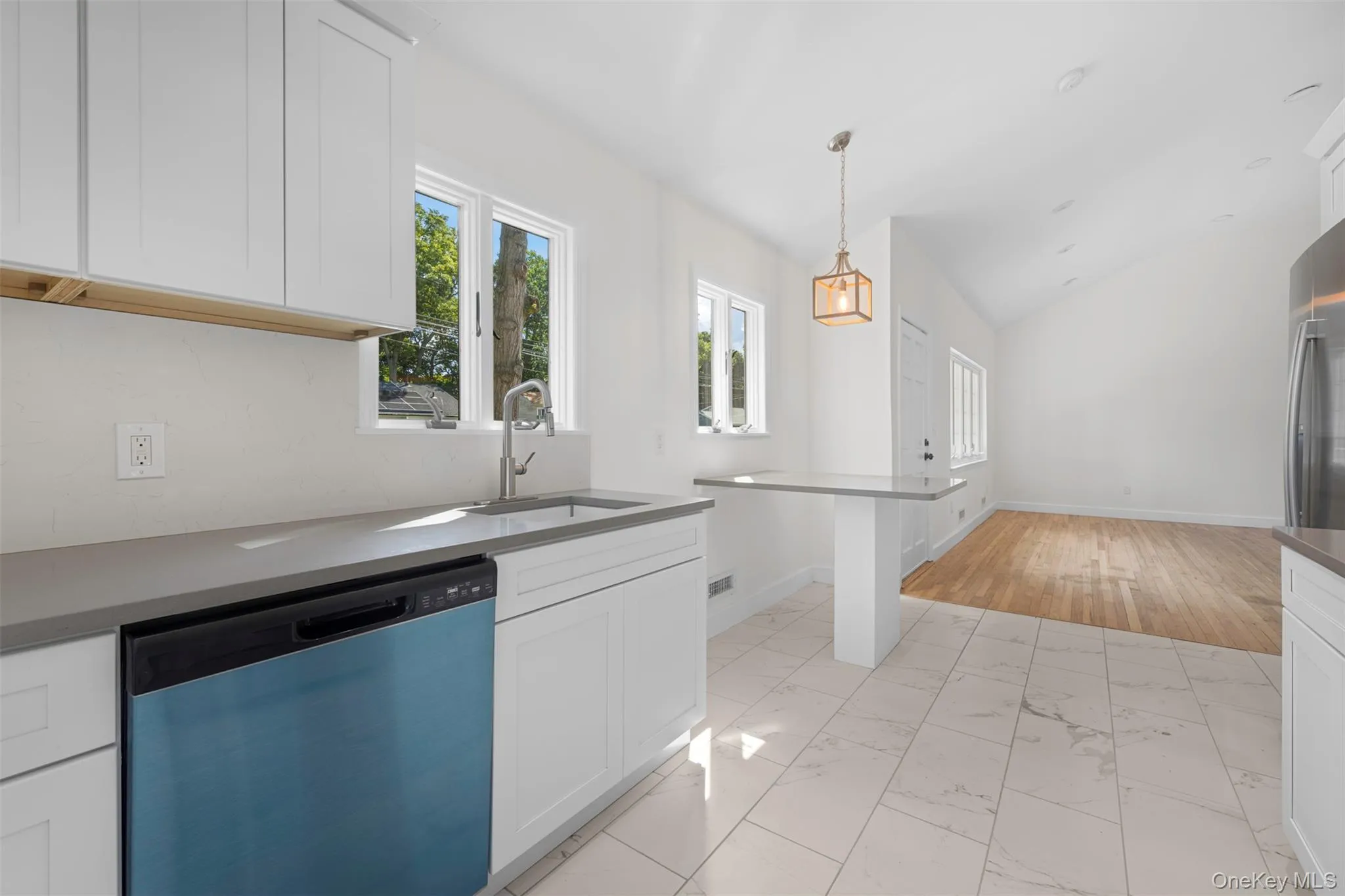 31 Foxwood Drive, Huntington, NY, 3 Bedrooms Bedrooms, 6 Rooms Rooms,2 BathroomsBathrooms,Residential,For Rent,Foxwood,0,KEY1016770 31 Foxwood Drive, Huntington, NY, 3 Bedrooms Bedrooms, 6 Rooms Rooms,2 BathroomsBathrooms,Residential,For Rent,Foxwood,0,KEY1016770