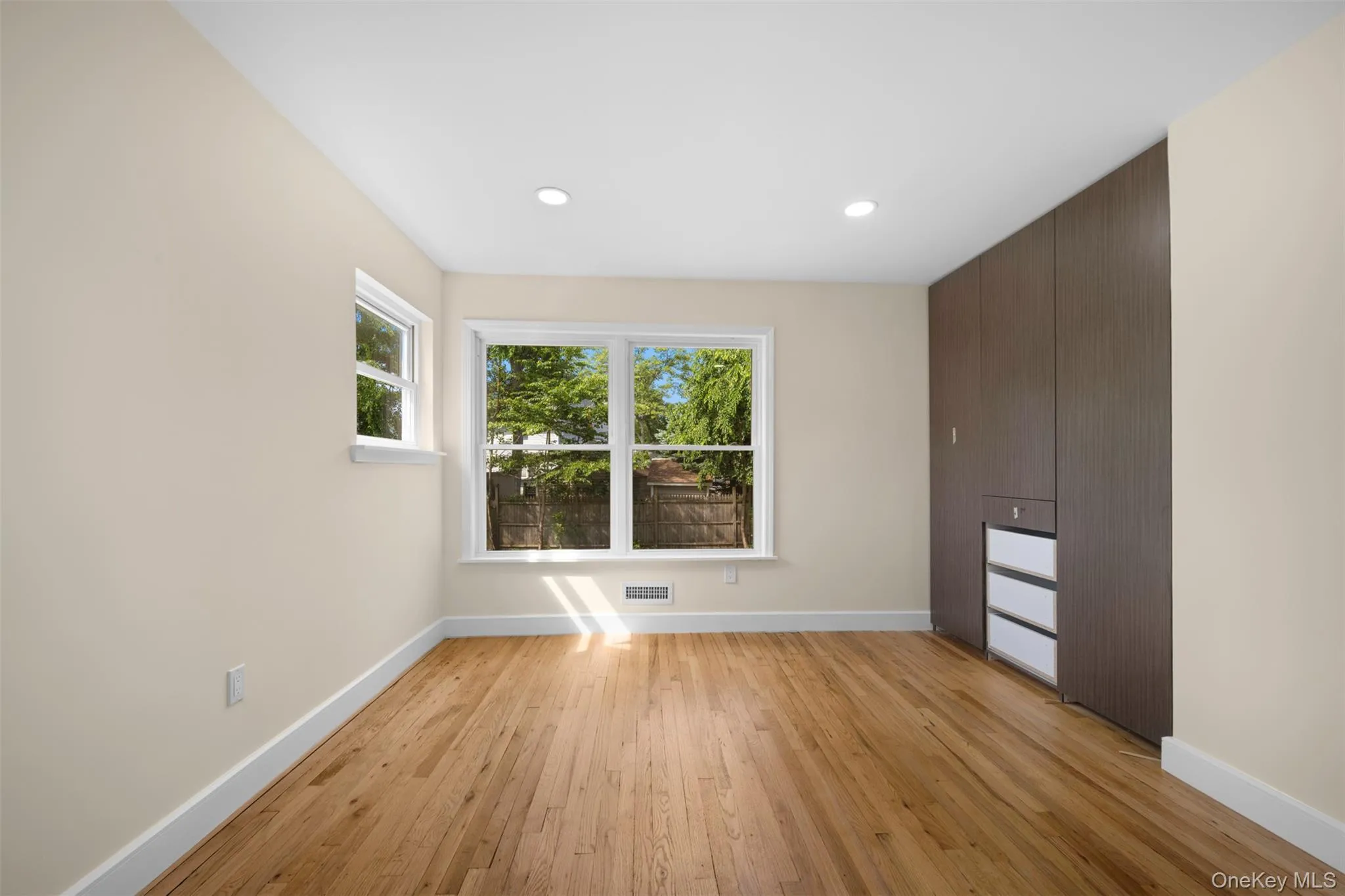 31 Foxwood Drive, Huntington, NY, 3 Bedrooms Bedrooms, 6 Rooms Rooms,2 BathroomsBathrooms,Residential,For Rent,Foxwood,0,KEY1016770 31 Foxwood Drive, Huntington, NY, 3 Bedrooms Bedrooms, 6 Rooms Rooms,2 BathroomsBathrooms,Residential,For Rent,Foxwood,0,KEY1016770