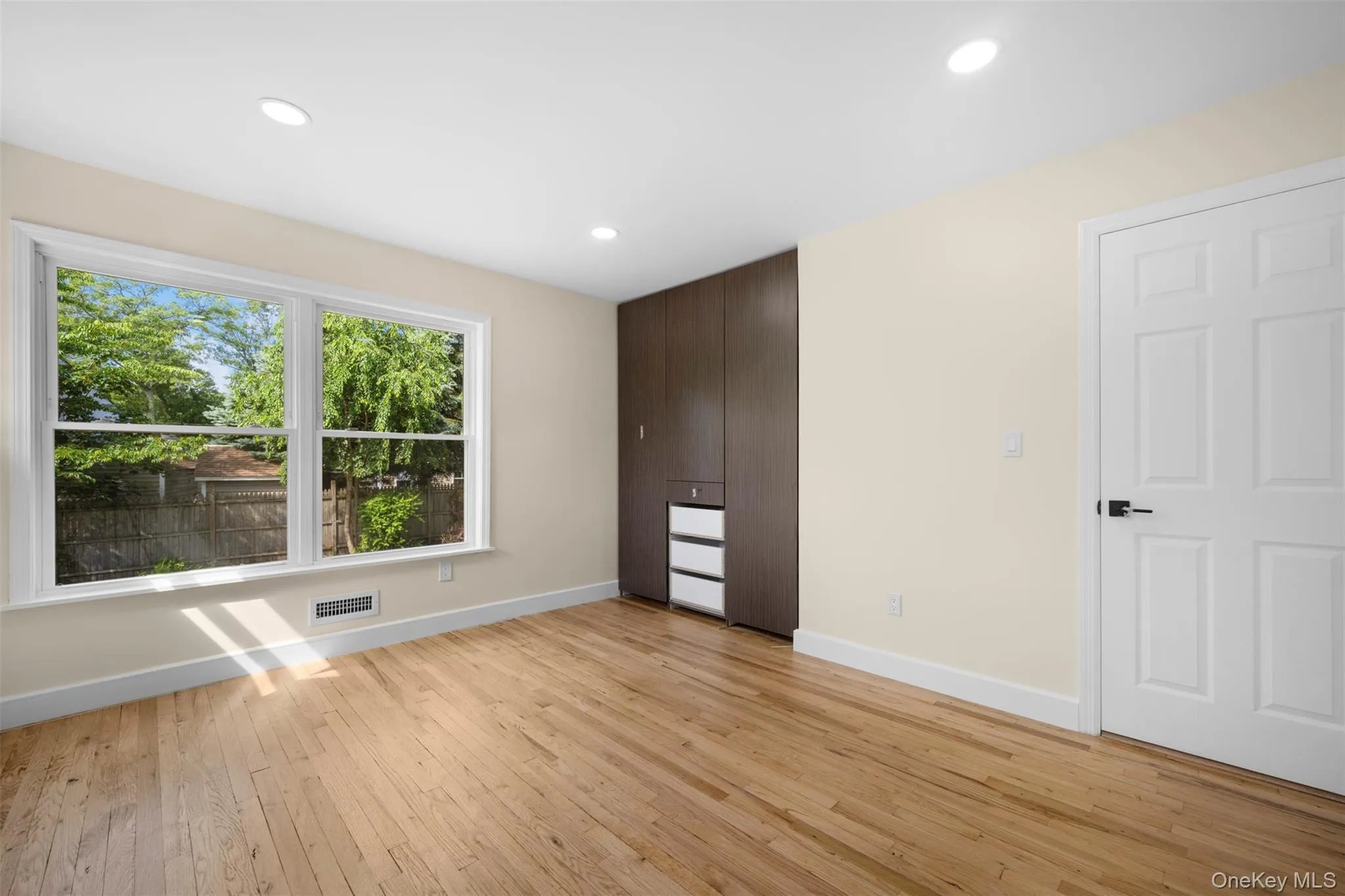 31 Foxwood Drive, Huntington, NY, 3 Bedrooms Bedrooms, 6 Rooms Rooms,2 BathroomsBathrooms,Residential,For Rent,Foxwood,0,KEY1016770 31 Foxwood Drive, Huntington, NY, 3 Bedrooms Bedrooms, 6 Rooms Rooms,2 BathroomsBathrooms,Residential,For Rent,Foxwood,0,KEY1016770