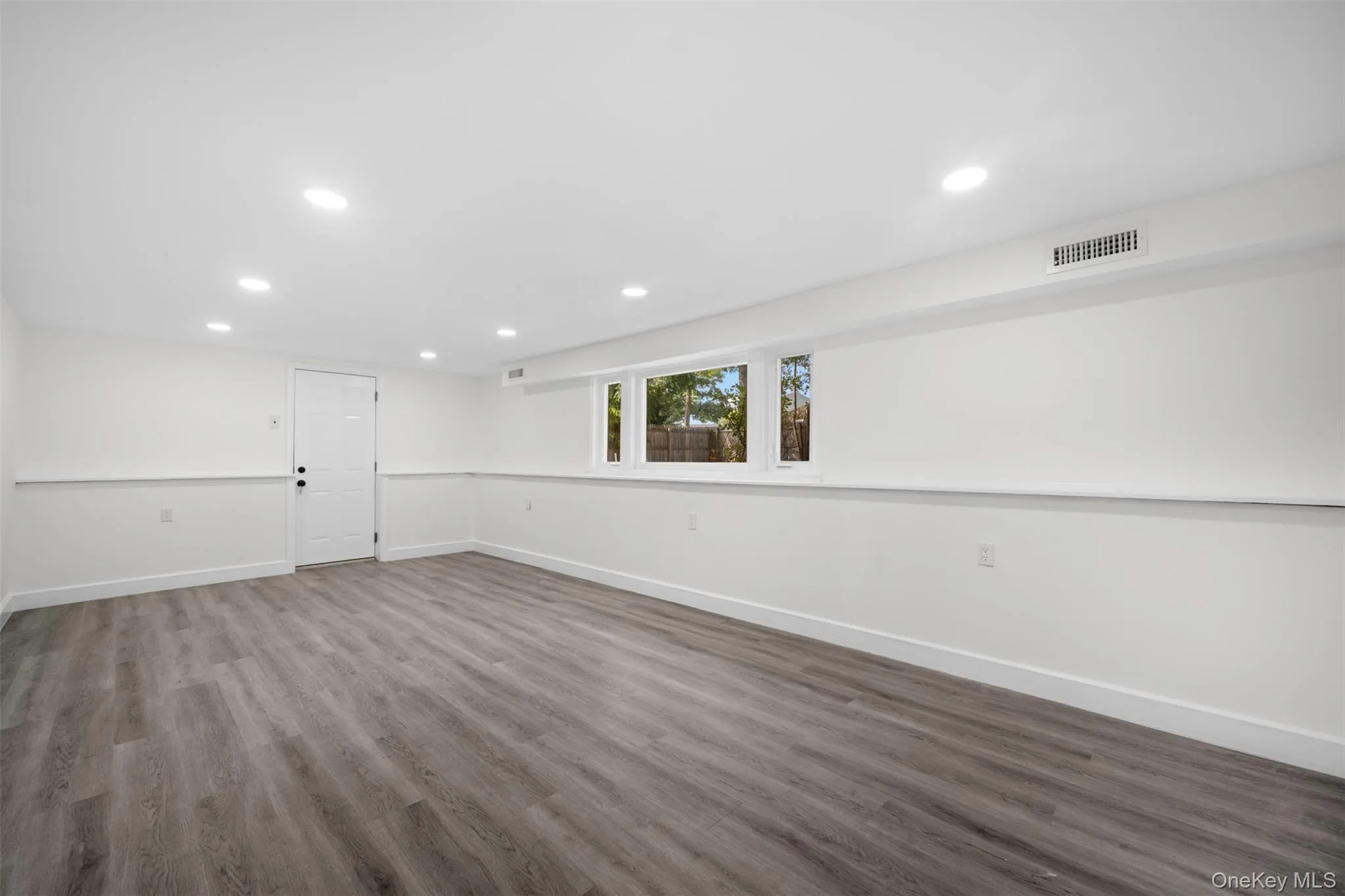 31 Foxwood Drive, Huntington, NY, 3 Bedrooms Bedrooms, 6 Rooms Rooms,2 BathroomsBathrooms,Residential,For Rent,Foxwood,0,KEY1016770 31 Foxwood Drive, Huntington, NY, 3 Bedrooms Bedrooms, 6 Rooms Rooms,2 BathroomsBathrooms,Residential,For Rent,Foxwood,0,KEY1016770
