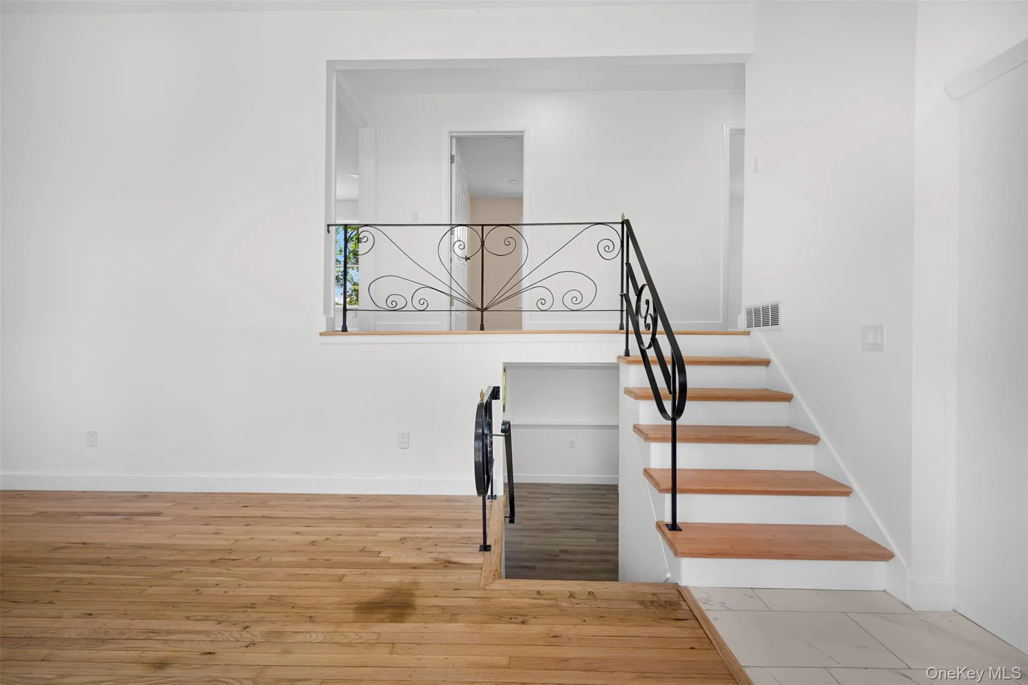 31 Foxwood Drive, Huntington, NY, 3 Bedrooms Bedrooms, 6 Rooms Rooms,2 BathroomsBathrooms,Residential,For Rent,Foxwood,0,KEY1016770 31 Foxwood Drive, Huntington, NY, 3 Bedrooms Bedrooms, 6 Rooms Rooms,2 BathroomsBathrooms,Residential,For Rent,Foxwood,0,KEY1016770