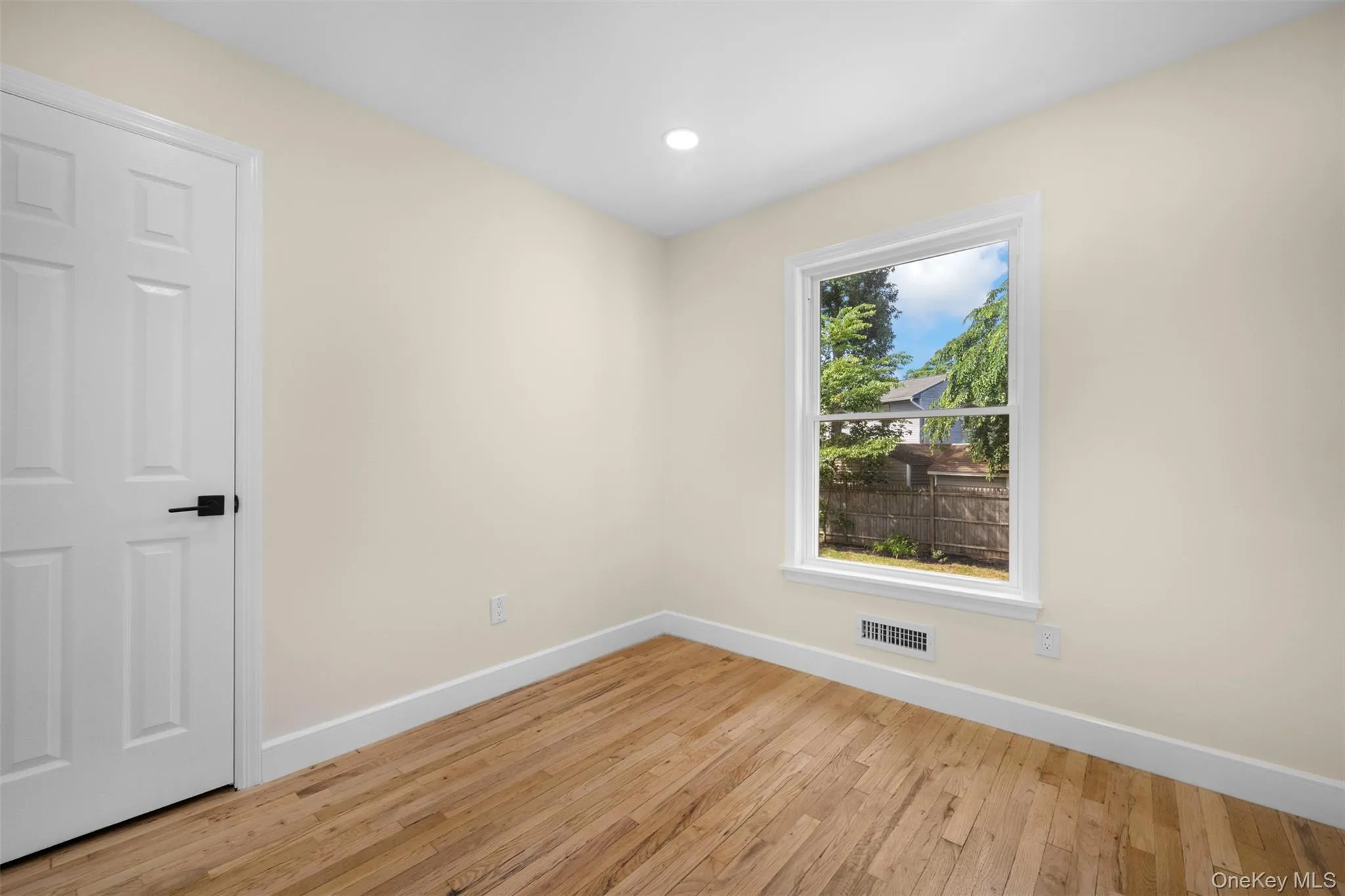 31 Foxwood Drive, Huntington, NY, 3 Bedrooms Bedrooms, 6 Rooms Rooms,2 BathroomsBathrooms,Residential,For Rent,Foxwood,0,KEY1016770 31 Foxwood Drive, Huntington, NY, 3 Bedrooms Bedrooms, 6 Rooms Rooms,2 BathroomsBathrooms,Residential,For Rent,Foxwood,0,KEY1016770