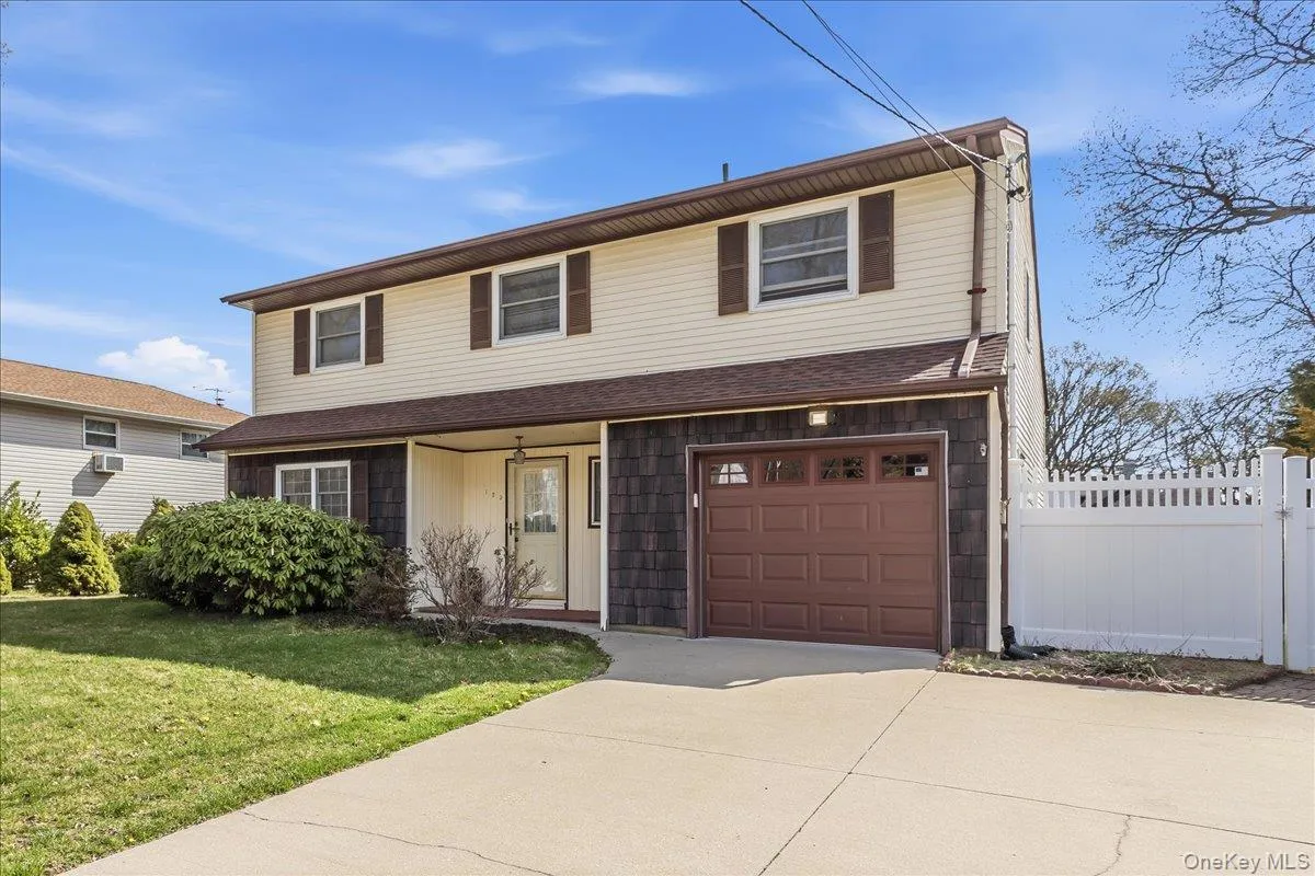 123 Avenue B, Brookhaven, NY, 4 Bedrooms Bedrooms, 11 Rooms Rooms,2 BathroomsBathrooms,Residential,For Rent,Avenue B,0,1016771 123 Avenue B, Brookhaven, NY, 4 Bedrooms Bedrooms, 11 Rooms Rooms,2 BathroomsBathrooms,Residential,For Rent,Avenue B,0,1016771