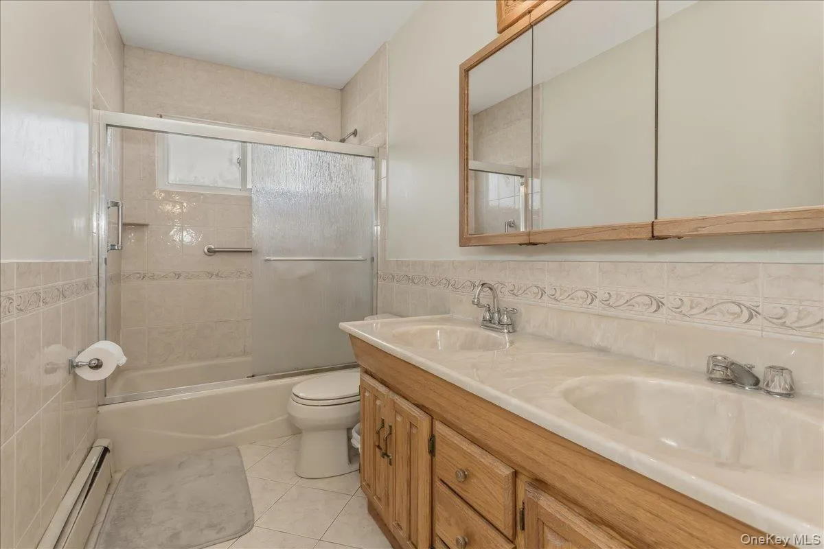 123 Avenue B, Brookhaven, NY, 4 Bedrooms Bedrooms, 11 Rooms Rooms,2 BathroomsBathrooms,Residential,For Rent,Avenue B,0,1016771 123 Avenue B, Brookhaven, NY, 4 Bedrooms Bedrooms, 11 Rooms Rooms,2 BathroomsBathrooms,Residential,For Rent,Avenue B,0,1016771