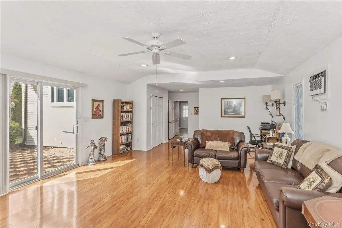 123 Avenue B, Brookhaven, NY, 4 Bedrooms Bedrooms, 11 Rooms Rooms,2 BathroomsBathrooms,Residential,For Rent,Avenue B,0,1016771 123 Avenue B, Brookhaven, NY, 4 Bedrooms Bedrooms, 11 Rooms Rooms,2 BathroomsBathrooms,Residential,For Rent,Avenue B,0,1016771