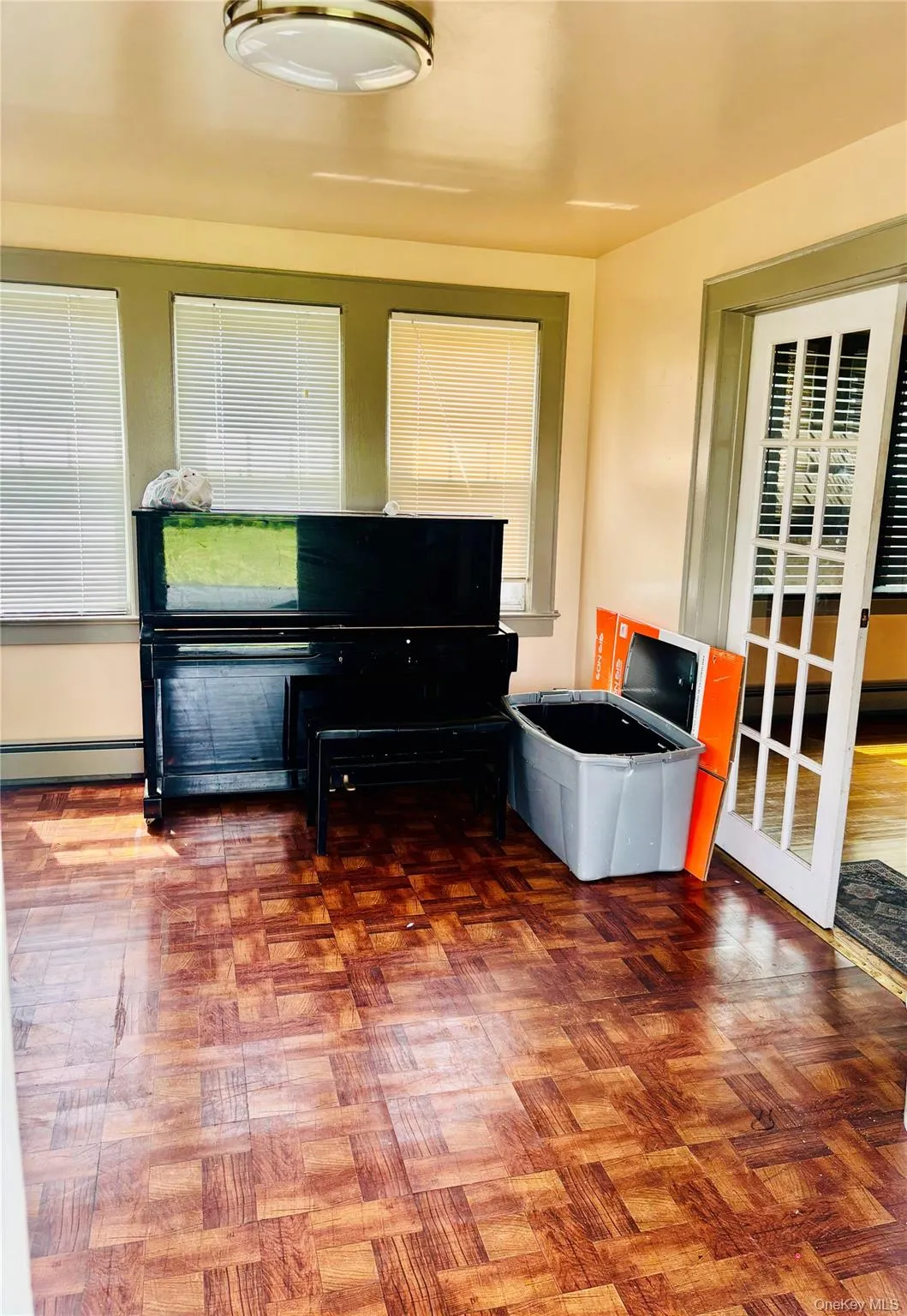 535 Cross Street, North Hempstead, NY, 3 Bedrooms Bedrooms, 6 Rooms Rooms,2 BathroomsBathrooms,Residential,For Rent,Cross,0,1016775 535 Cross Street, North Hempstead, NY, 3 Bedrooms Bedrooms, 6 Rooms Rooms,2 BathroomsBathrooms,Residential,For Rent,Cross,0,1016775