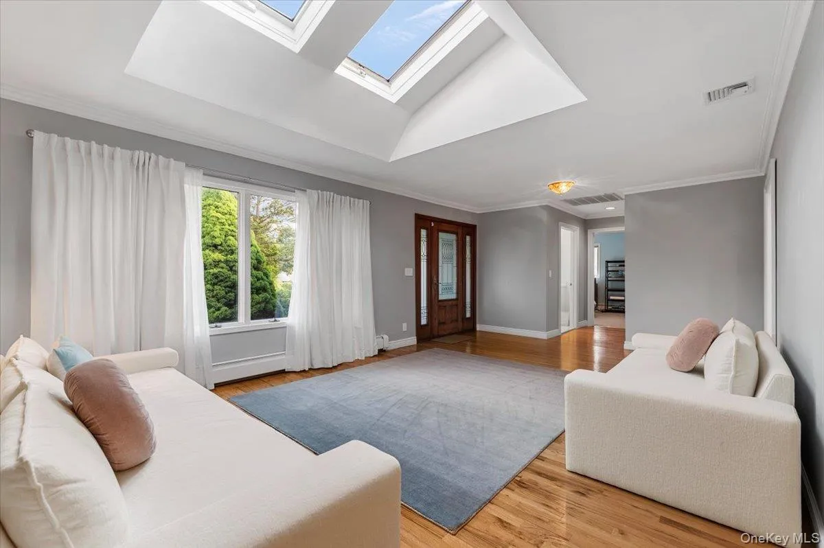 18 Hickman Street, Oyster Bay, NY, 4 Bedrooms Bedrooms, 11 Rooms Rooms,3 BathroomsBathrooms,Residential,For Rent,Hickman,0,1016780 18 Hickman Street, Oyster Bay, NY, 4 Bedrooms Bedrooms, 11 Rooms Rooms,3 BathroomsBathrooms,Residential,For Rent,Hickman,0,1016780