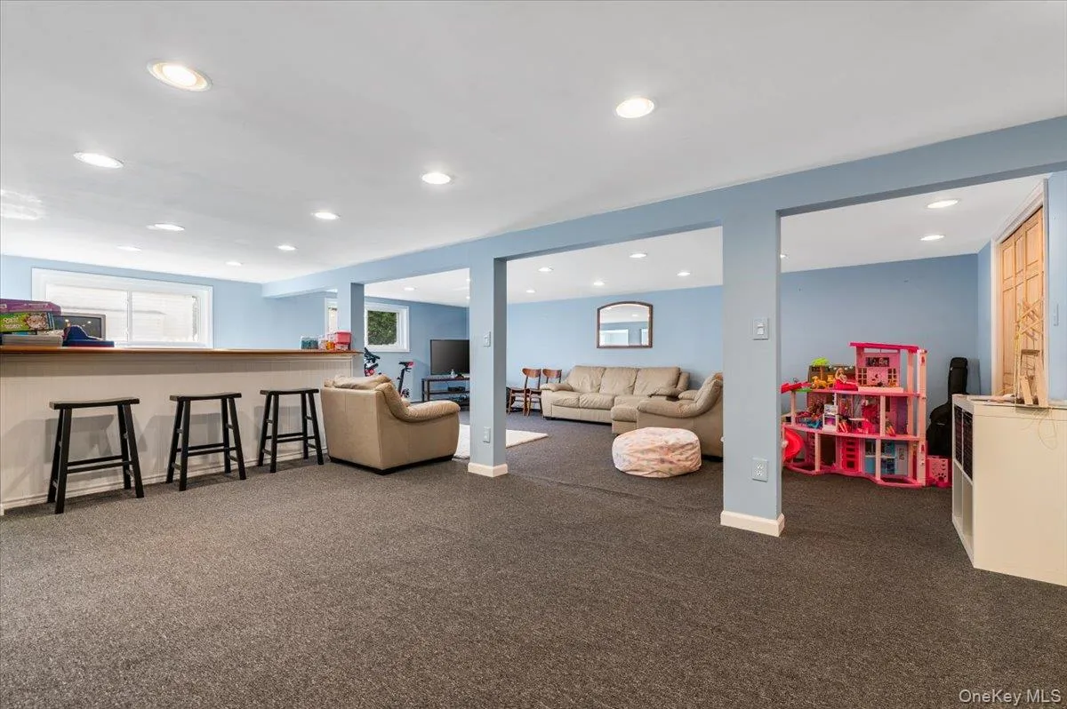 18 Hickman Street, Oyster Bay, NY, 4 Bedrooms Bedrooms, 11 Rooms Rooms,3 BathroomsBathrooms,Residential,For Rent,Hickman,0,1016780 18 Hickman Street, Oyster Bay, NY, 4 Bedrooms Bedrooms, 11 Rooms Rooms,3 BathroomsBathrooms,Residential,For Rent,Hickman,0,1016780