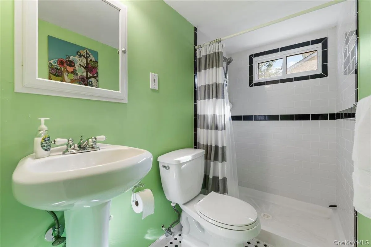 18 Hickman Street, Oyster Bay, NY, 4 Bedrooms Bedrooms, 11 Rooms Rooms,3 BathroomsBathrooms,Residential,For Rent,Hickman,0,1016780 18 Hickman Street, Oyster Bay, NY, 4 Bedrooms Bedrooms, 11 Rooms Rooms,3 BathroomsBathrooms,Residential,For Rent,Hickman,0,1016780