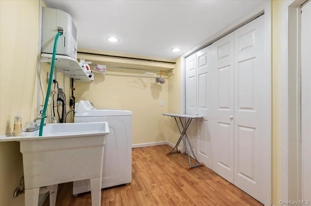 18 Hickman Street, Oyster Bay, NY, 4 Bedrooms Bedrooms, 11 Rooms Rooms,3 BathroomsBathrooms,Residential,For Rent,Hickman,0,1016780 18 Hickman Street, Oyster Bay, NY, 4 Bedrooms Bedrooms, 11 Rooms Rooms,3 BathroomsBathrooms,Residential,For Rent,Hickman,0,1016780