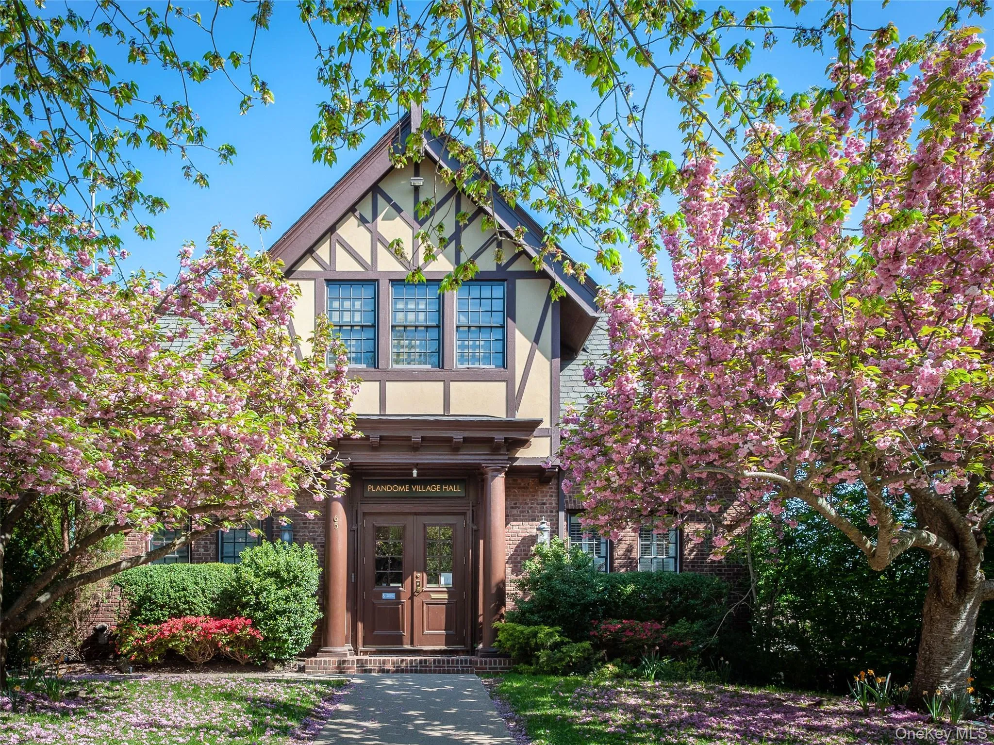 77 Brookside Drive, North Hempstead, NY, 5 Bedrooms Bedrooms, 10 Rooms Rooms,4 BathroomsBathrooms,Residential,For Rent,Brookside,0,1016783 77 Brookside Drive, North Hempstead, NY, 5 Bedrooms Bedrooms, 10 Rooms Rooms,4 BathroomsBathrooms,Residential,For Rent,Brookside,0,1016783