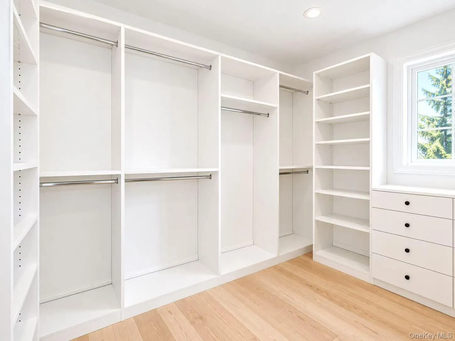 112 Columbia Drive, Oyster Bay, NY, 5 Bedrooms Bedrooms, 13 Rooms Rooms,4 BathroomsBathrooms,Residential,For Rent,Columbia,0,1016784 112 Columbia Drive, Oyster Bay, NY, 5 Bedrooms Bedrooms, 13 Rooms Rooms,4 BathroomsBathrooms,Residential,For Rent,Columbia,0,1016784