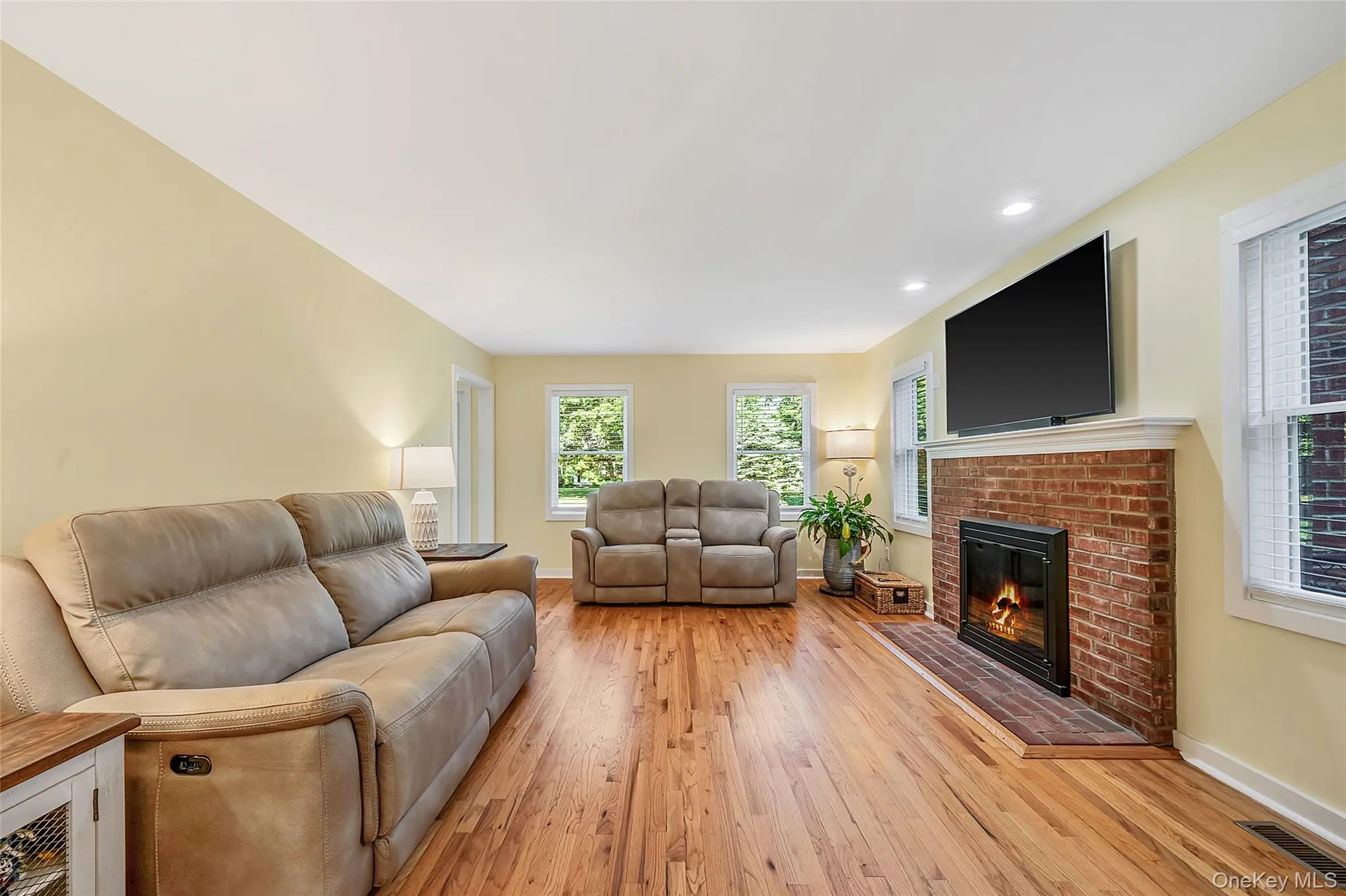 1075 Ships Drive, Southold, NY, 4 Bedrooms Bedrooms, 8 Rooms Rooms,3 BathroomsBathrooms,Residential,For Rent,Ships,0,1016785 1075 Ships Drive, Southold, NY, 4 Bedrooms Bedrooms, 8 Rooms Rooms,3 BathroomsBathrooms,Residential,For Rent,Ships,0,1016785