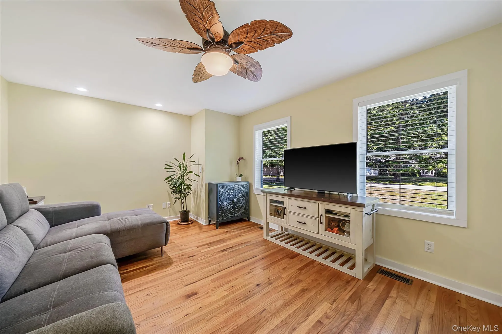 1075 Ships Drive, Southold, NY, 4 Bedrooms Bedrooms, 8 Rooms Rooms,3 BathroomsBathrooms,Residential,For Rent,Ships,0,1016785 1075 Ships Drive, Southold, NY, 4 Bedrooms Bedrooms, 8 Rooms Rooms,3 BathroomsBathrooms,Residential,For Rent,Ships,0,1016785