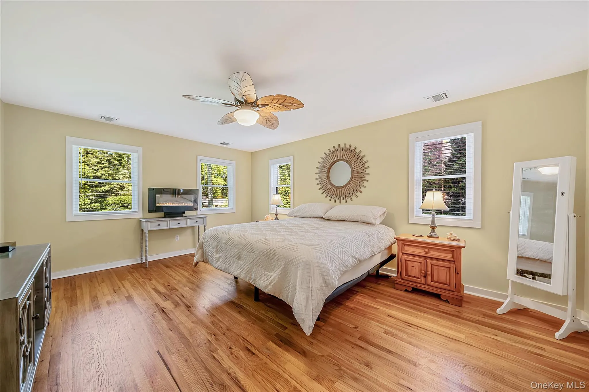 1075 Ships Drive, Southold, NY, 4 Bedrooms Bedrooms, 8 Rooms Rooms,3 BathroomsBathrooms,Residential,For Rent,Ships,0,1016785 1075 Ships Drive, Southold, NY, 4 Bedrooms Bedrooms, 8 Rooms Rooms,3 BathroomsBathrooms,Residential,For Rent,Ships,0,1016785