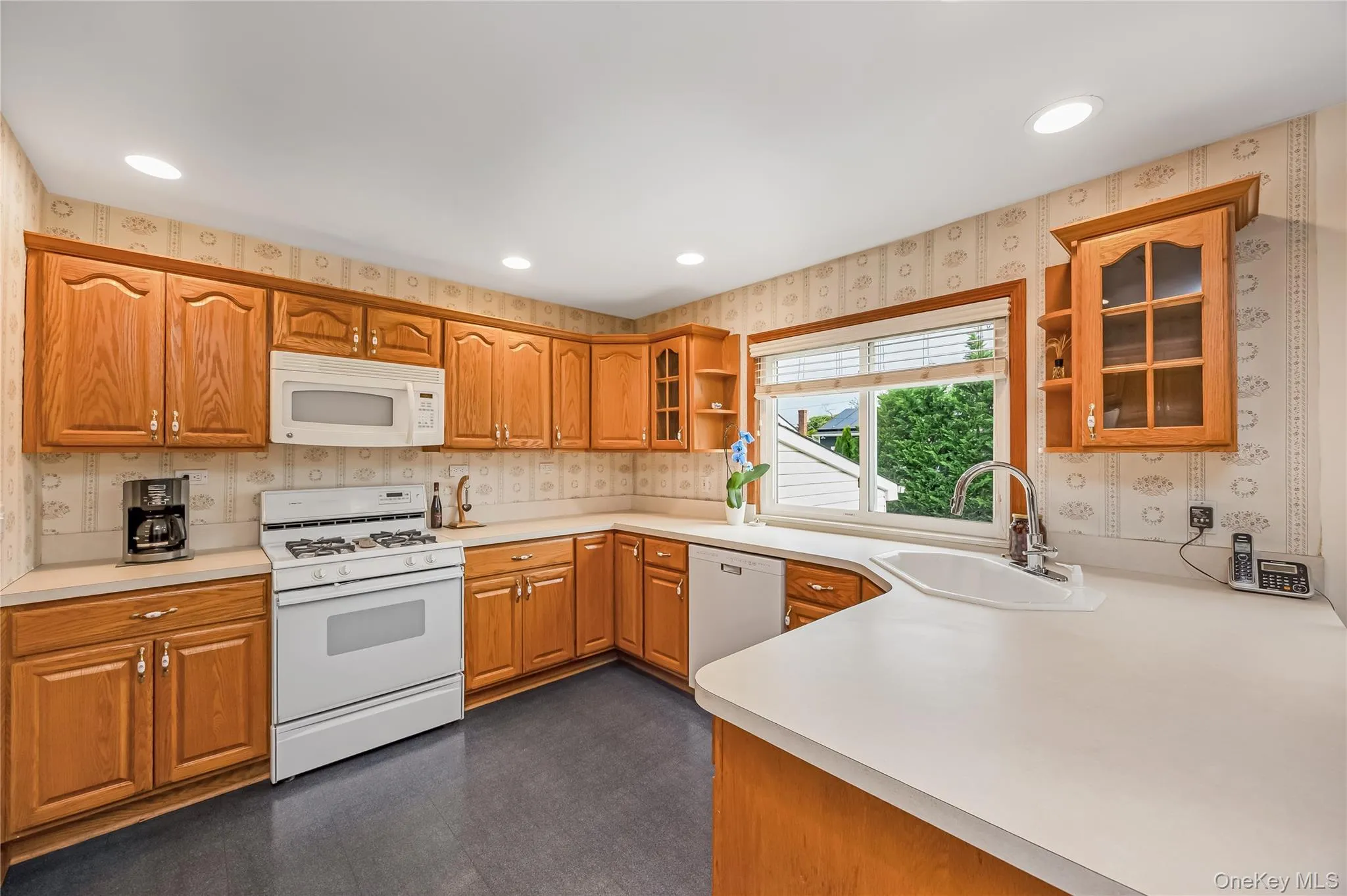 145 Washington Street, Oyster Bay, NY, 4 Bedrooms Bedrooms, 10 Rooms Rooms,3 BathroomsBathrooms,Residential,For Rent,Washington,0,KEY1016787 145 Washington Street, Oyster Bay, NY, 4 Bedrooms Bedrooms, 10 Rooms Rooms,3 BathroomsBathrooms,Residential,For Rent,Washington,0,KEY1016787