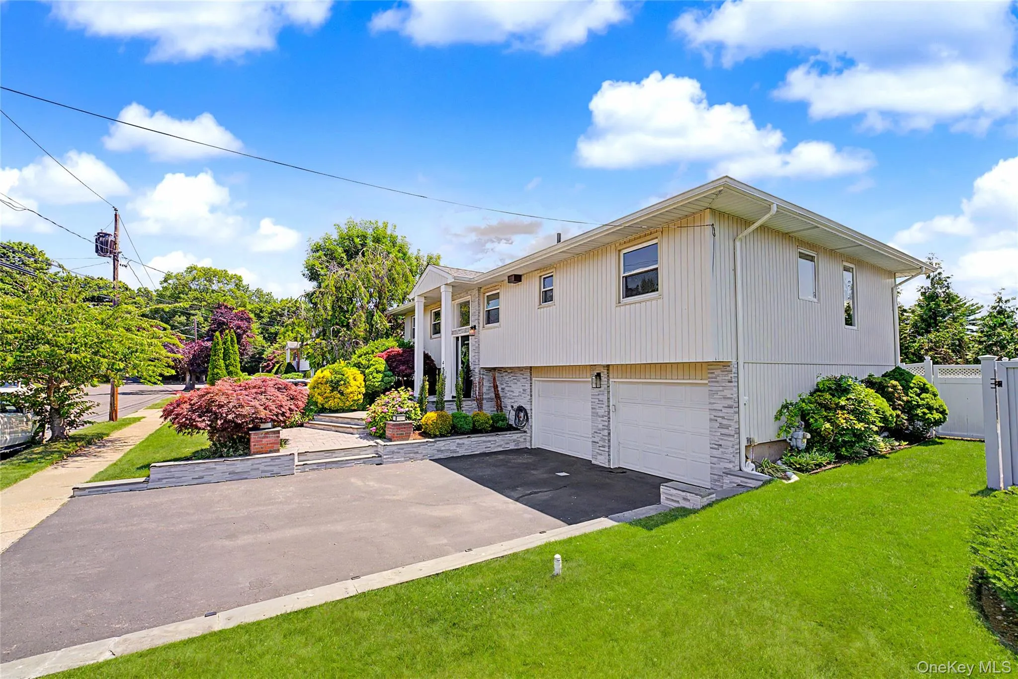 20 Russell Park Road, Oyster Bay, NY, 4 Bedrooms Bedrooms, 8 Rooms Rooms,2 BathroomsBathrooms,Residential,For Rent,Russell Park,0,1016789 20 Russell Park Road, Oyster Bay, NY, 4 Bedrooms Bedrooms, 8 Rooms Rooms,2 BathroomsBathrooms,Residential,For Rent,Russell Park,0,1016789