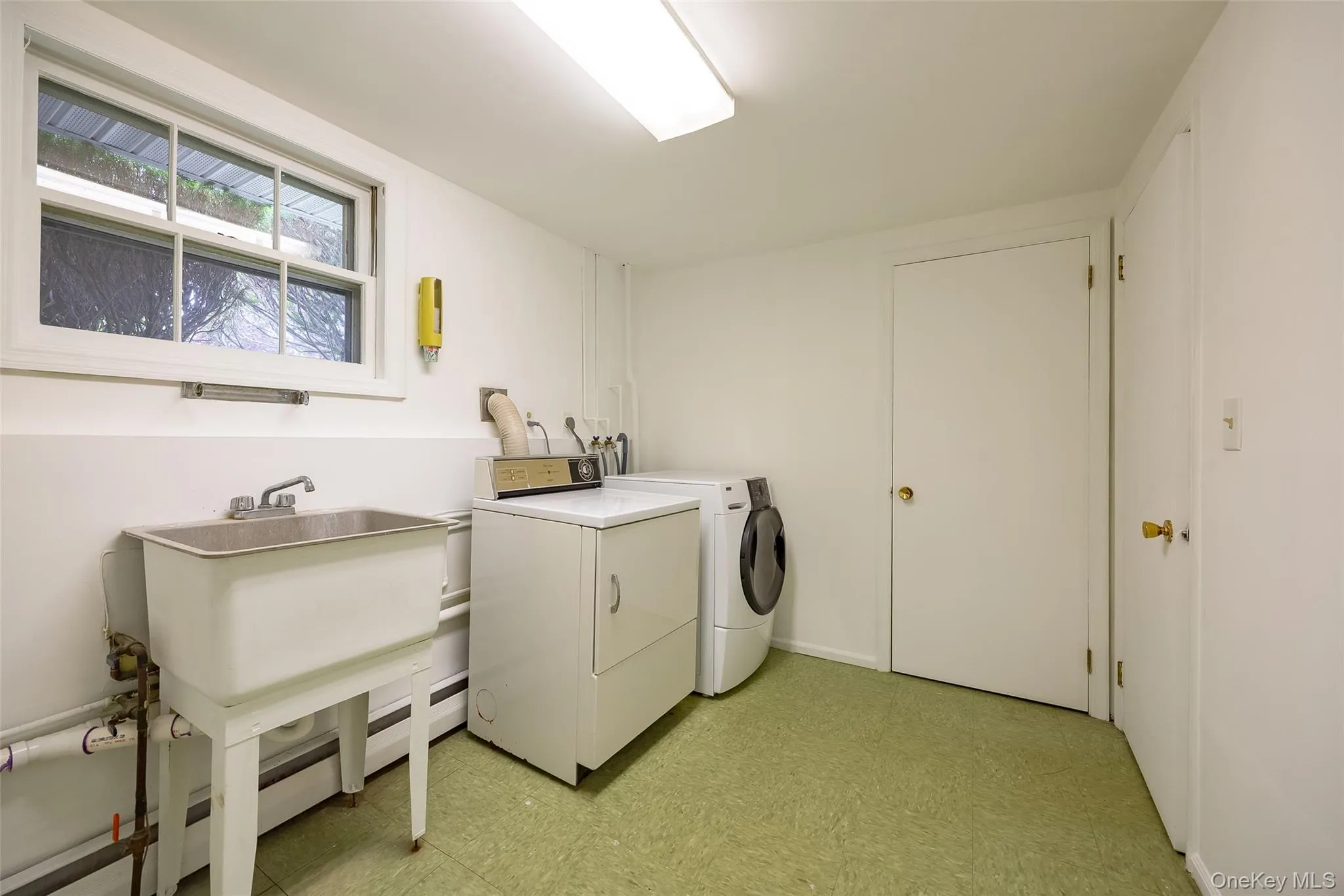 5 Millbank Road, Poughkeepsie (town), NY, 4 Bedrooms Bedrooms, 10 Rooms Rooms,2 BathroomsBathrooms,Residential,For Rent,Millbank,0,1016790 5 Millbank Road, Poughkeepsie (town), NY, 4 Bedrooms Bedrooms, 10 Rooms Rooms,2 BathroomsBathrooms,Residential,For Rent,Millbank,0,1016790