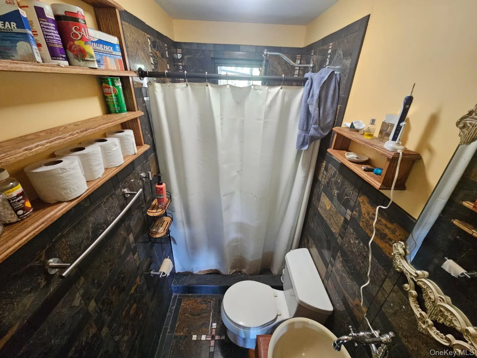 211 Brook Trail, Warwick (town), NY, 2 Bedrooms Bedrooms, 1 Room Rooms,1 BathroomBathrooms,Residential,For Rent,Brook,0,1016796 211 Brook Trail, Warwick (town), NY, 2 Bedrooms Bedrooms, 1 Room Rooms,1 BathroomBathrooms,Residential,For Rent,Brook,0,1016796