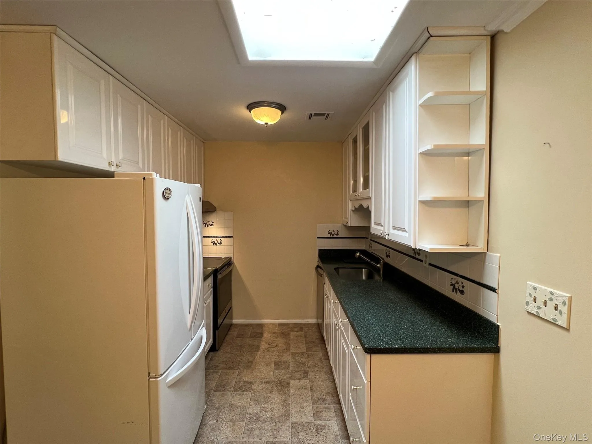 312 Woodbridge Drive, Brookhaven, NY, 1 Bedroom Bedrooms, 4 Rooms Rooms,1 BathroomBathrooms,Residential,For Rent,Woodbridge,0,KEY1016798 312 Woodbridge Drive, Brookhaven, NY, 1 Bedroom Bedrooms, 4 Rooms Rooms,1 BathroomBathrooms,Residential,For Rent,Woodbridge,0,KEY1016798