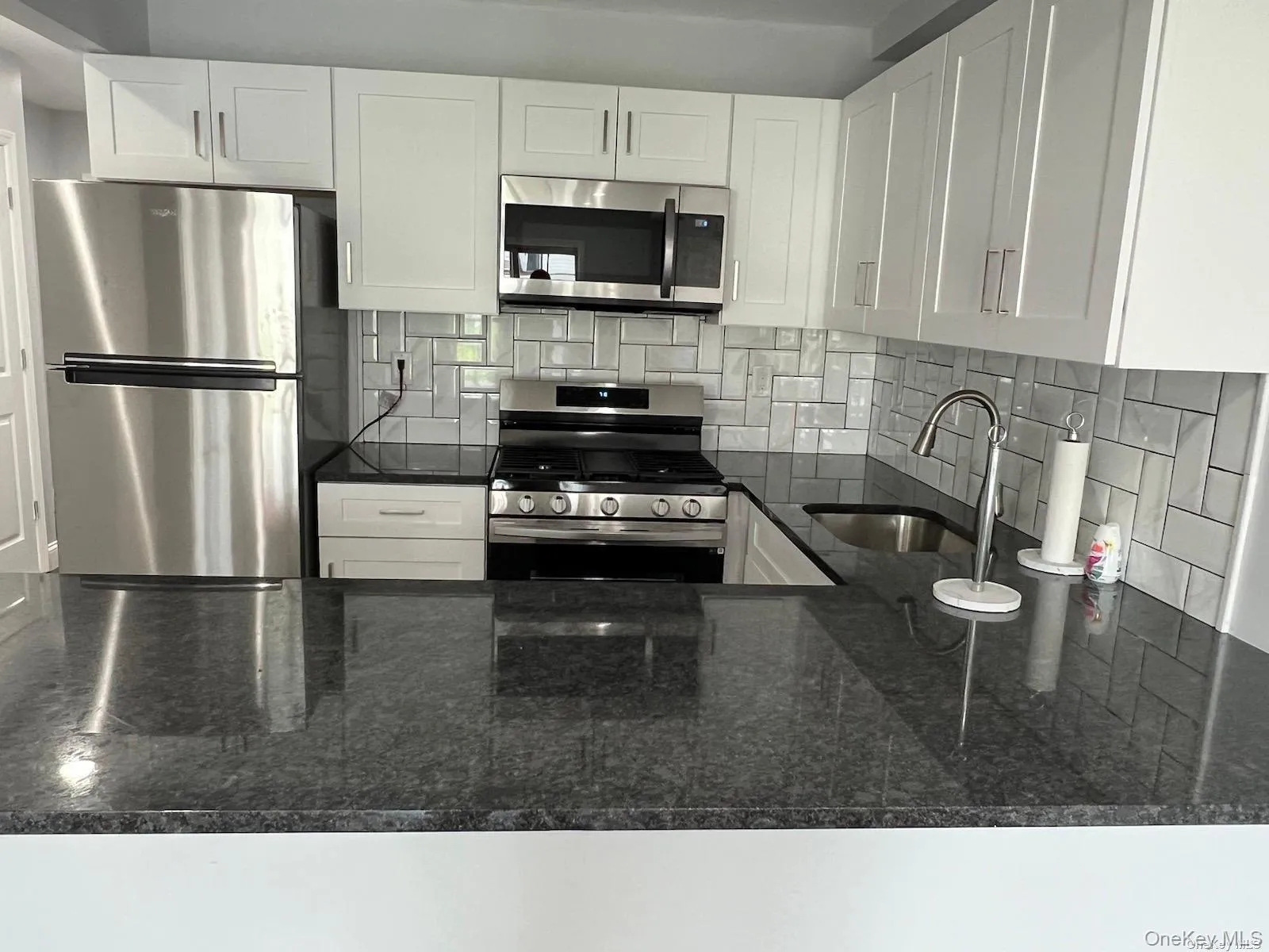 196-26 91st Avenue, New York, NY, 3 Bedrooms Bedrooms, 8 Rooms Rooms,2 BathroomsBathrooms,Residential Lease,For Rent,91st,0,KEY1016799 196-26 91st Avenue, New York, NY, 3 Bedrooms Bedrooms, 8 Rooms Rooms,2 BathroomsBathrooms,Residential Lease,For Rent,91st,0,KEY1016799