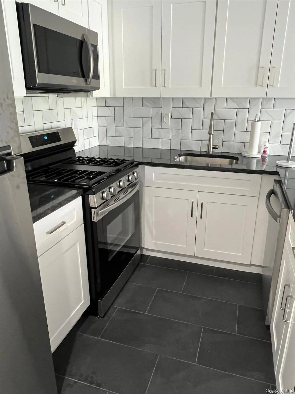 196-26 91st Avenue, New York, NY, 3 Bedrooms Bedrooms, 8 Rooms Rooms,2 BathroomsBathrooms,Residential Lease,For Rent,91st,0,KEY1016799 196-26 91st Avenue, New York, NY, 3 Bedrooms Bedrooms, 8 Rooms Rooms,2 BathroomsBathrooms,Residential Lease,For Rent,91st,0,KEY1016799