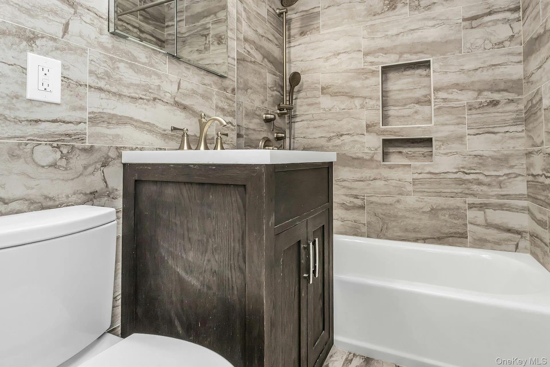 370 Broadway, Long Beach, NY, 1 Bedroom Bedrooms, 3 Rooms Rooms,1 BathroomBathrooms,Residential,For Rent,Broadway,0,1016802 370 Broadway, Long Beach, NY, 1 Bedroom Bedrooms, 3 Rooms Rooms,1 BathroomBathrooms,Residential,For Rent,Broadway,0,1016802