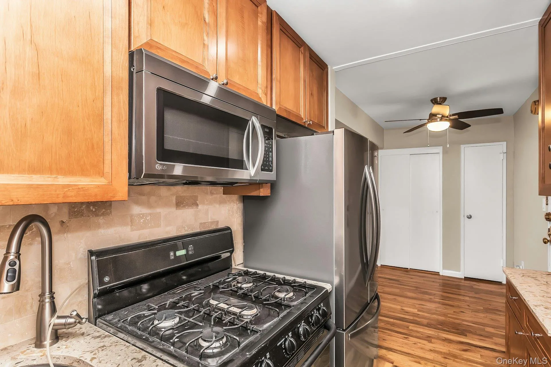 370 Broadway, Long Beach, NY, 1 Bedroom Bedrooms, 3 Rooms Rooms,1 BathroomBathrooms,Residential,For Rent,Broadway,0,1016802 370 Broadway, Long Beach, NY, 1 Bedroom Bedrooms, 3 Rooms Rooms,1 BathroomBathrooms,Residential,For Rent,Broadway,0,1016802