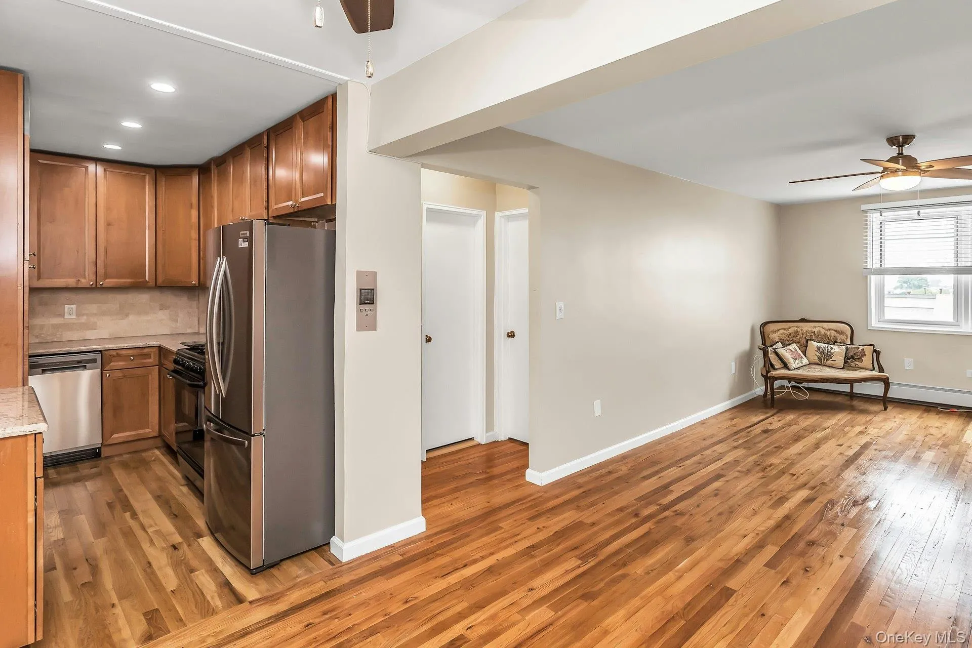 370 Broadway, Long Beach, NY, 1 Bedroom Bedrooms, 3 Rooms Rooms,1 BathroomBathrooms,Residential,For Rent,Broadway,0,1016802 370 Broadway, Long Beach, NY, 1 Bedroom Bedrooms, 3 Rooms Rooms,1 BathroomBathrooms,Residential,For Rent,Broadway,0,1016802