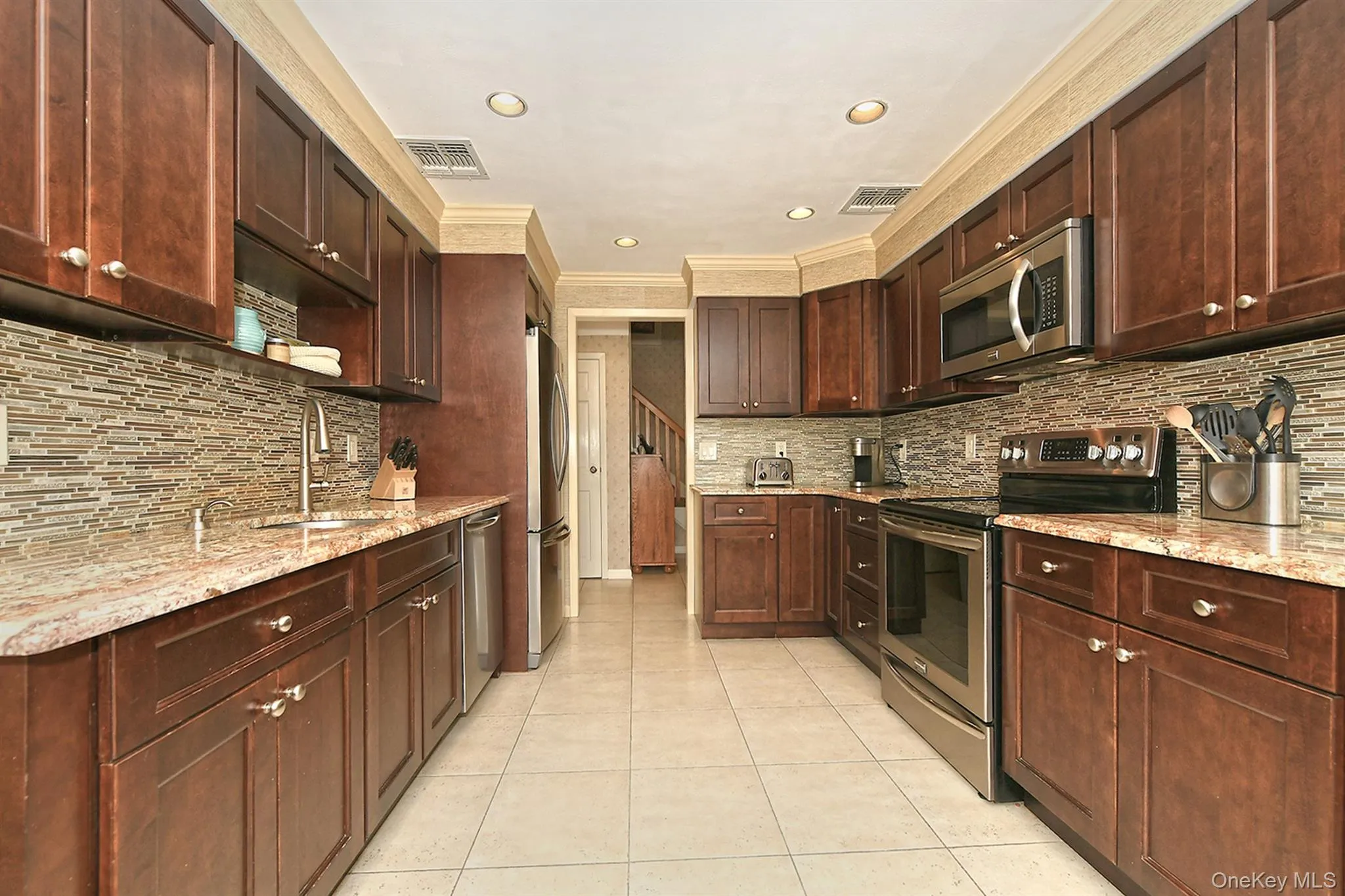 1932 Cynthia Lane, Hempstead, NY, 5 Bedrooms Bedrooms, 9 Rooms Rooms,3 BathroomsBathrooms,Residential,For Rent,Cynthia,0,KEY1016803 1932 Cynthia Lane, Hempstead, NY, 5 Bedrooms Bedrooms, 9 Rooms Rooms,3 BathroomsBathrooms,Residential,For Rent,Cynthia,0,KEY1016803