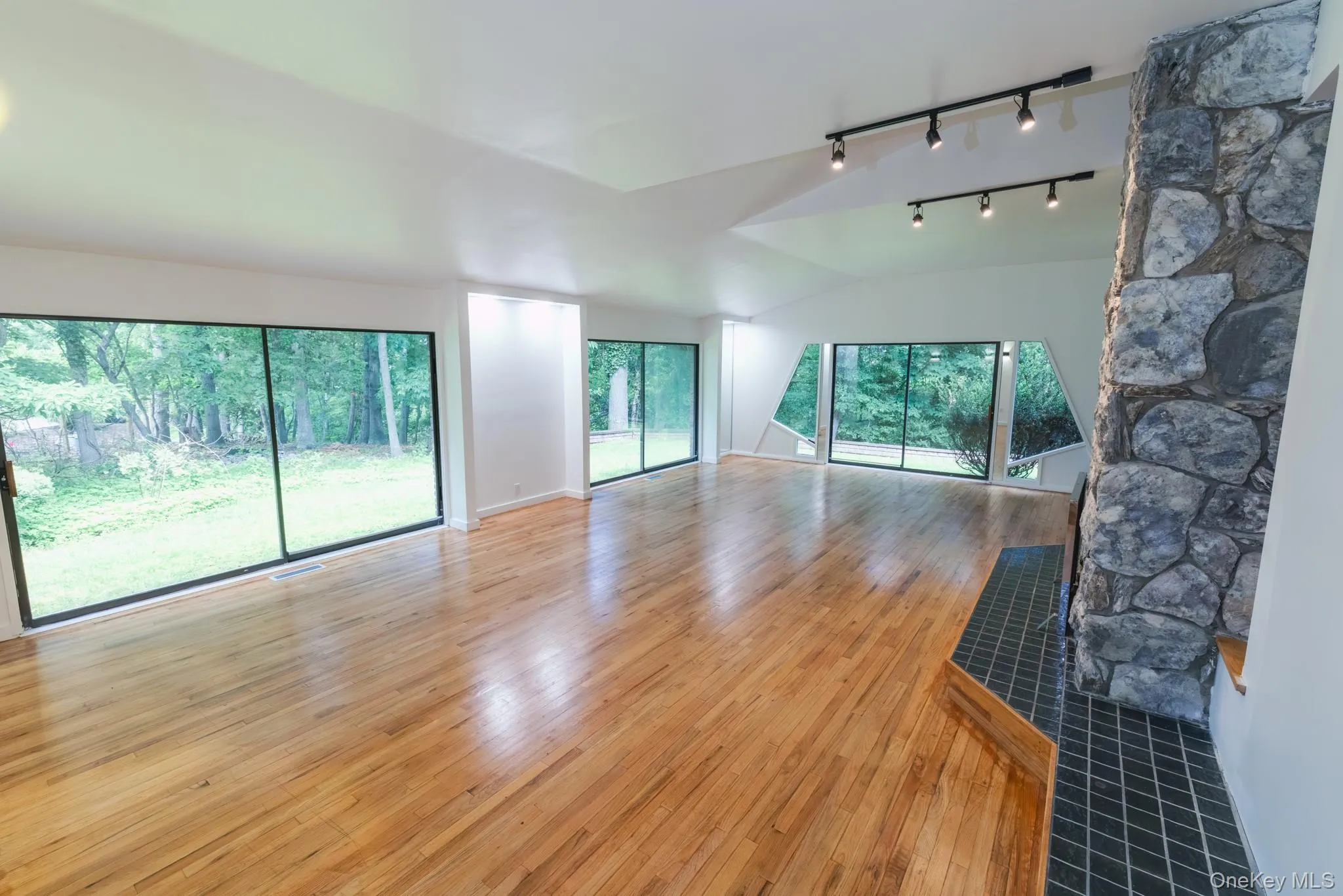 12 Lost Meadow Lane, Brookhaven, NY, 4 Bedrooms Bedrooms, 8 Rooms Rooms,2 BathroomsBathrooms,Residential,For Rent,Lost Meadow,0,1016804 12 Lost Meadow Lane, Brookhaven, NY, 4 Bedrooms Bedrooms, 8 Rooms Rooms,2 BathroomsBathrooms,Residential,For Rent,Lost Meadow,0,1016804