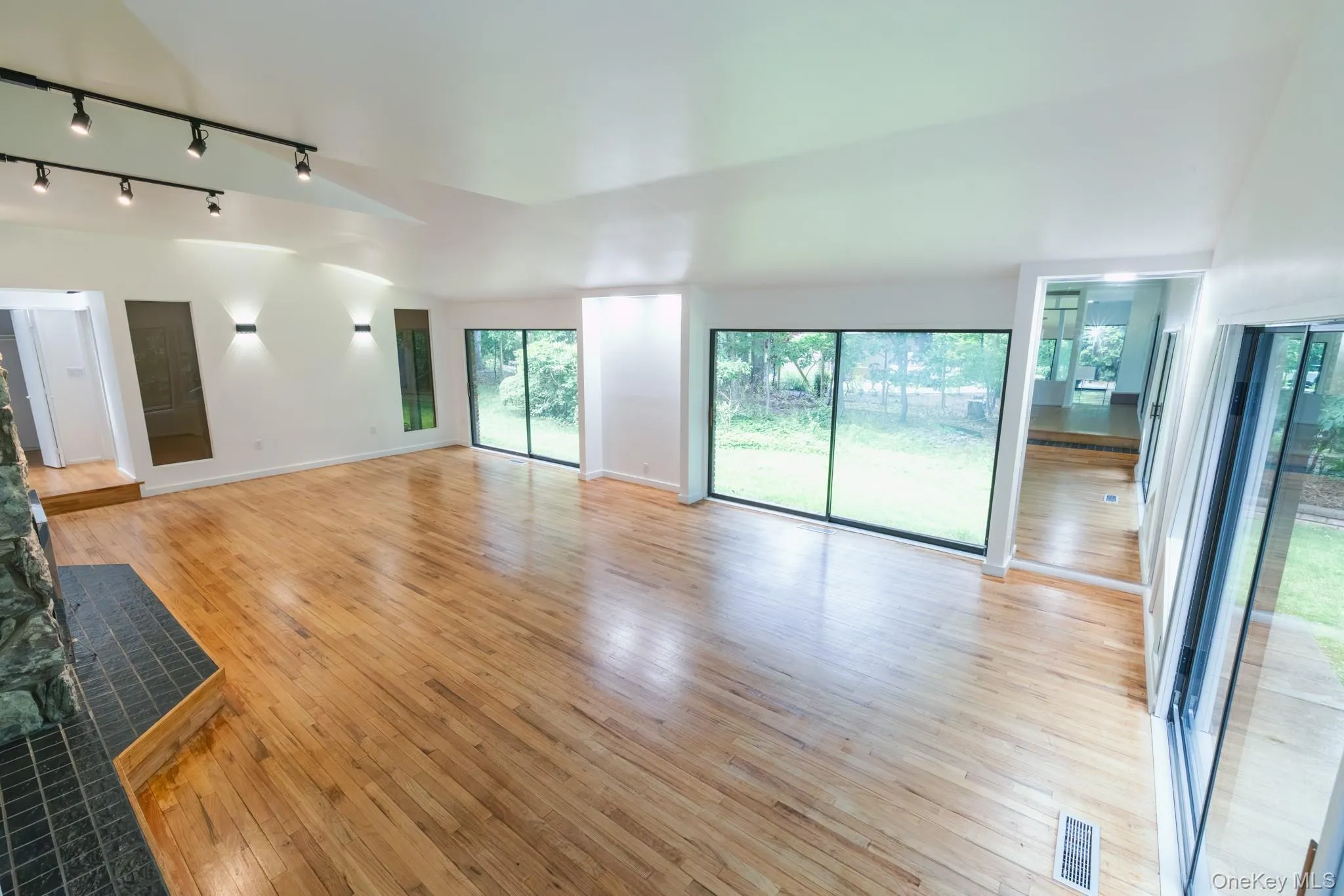 12 Lost Meadow Lane, Brookhaven, NY, 4 Bedrooms Bedrooms, 8 Rooms Rooms,2 BathroomsBathrooms,Residential,For Rent,Lost Meadow,0,1016804 12 Lost Meadow Lane, Brookhaven, NY, 4 Bedrooms Bedrooms, 8 Rooms Rooms,2 BathroomsBathrooms,Residential,For Rent,Lost Meadow,0,1016804
