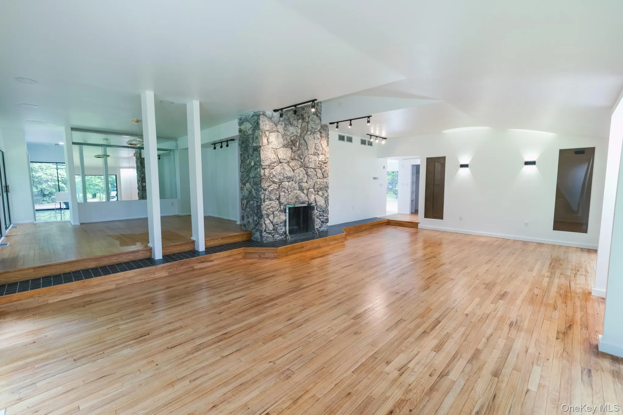 12 Lost Meadow Lane, Brookhaven, NY, 4 Bedrooms Bedrooms, 8 Rooms Rooms,2 BathroomsBathrooms,Residential,For Rent,Lost Meadow,0,1016804 12 Lost Meadow Lane, Brookhaven, NY, 4 Bedrooms Bedrooms, 8 Rooms Rooms,2 BathroomsBathrooms,Residential,For Rent,Lost Meadow,0,1016804