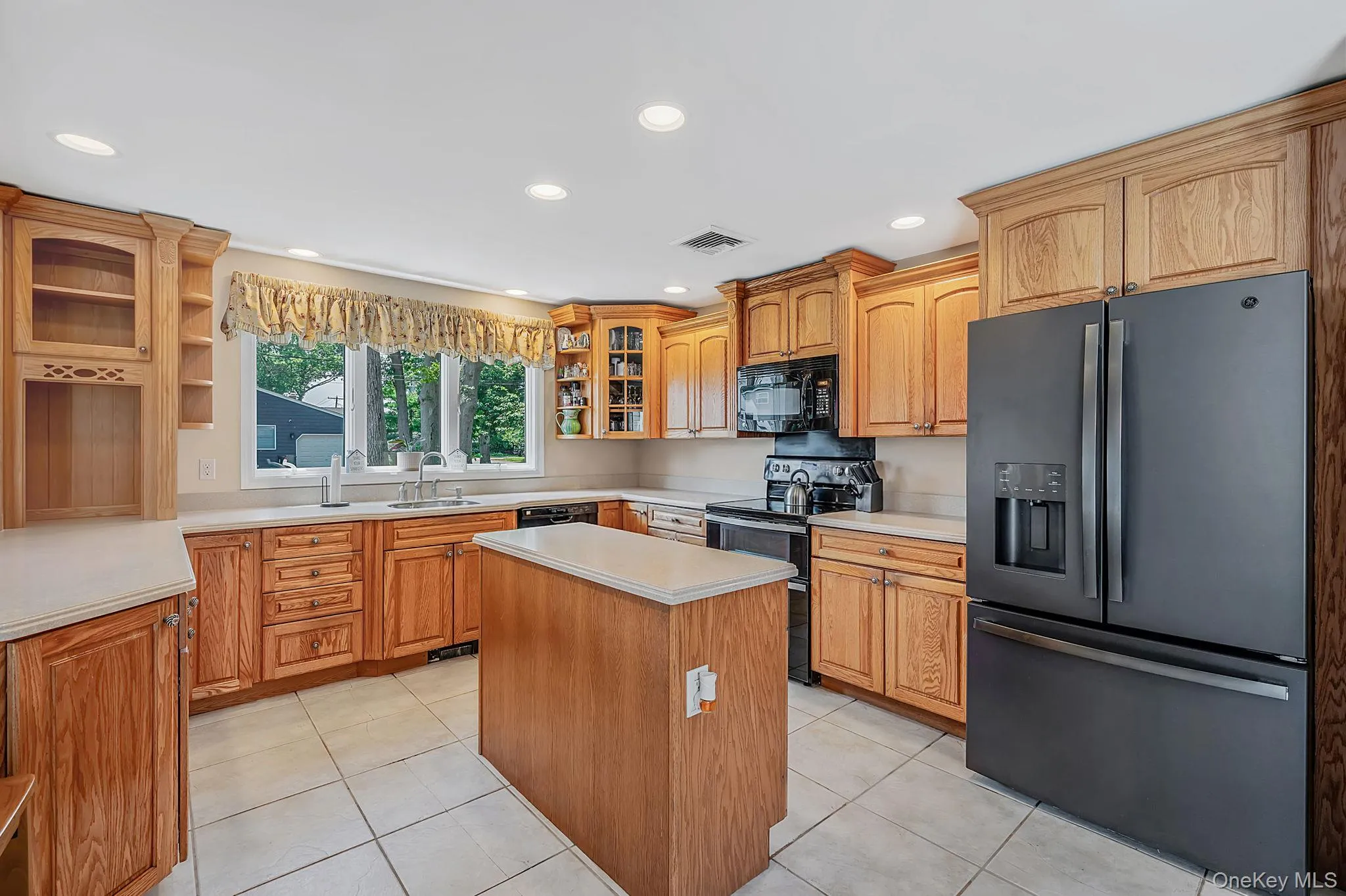 77 Toomey Road, Islip, NY, 6 Bedrooms Bedrooms, 11 Rooms Rooms,2 BathroomsBathrooms,Residential,For Rent,Toomey,0,1016813 77 Toomey Road, Islip, NY, 6 Bedrooms Bedrooms, 11 Rooms Rooms,2 BathroomsBathrooms,Residential,For Rent,Toomey,0,1016813