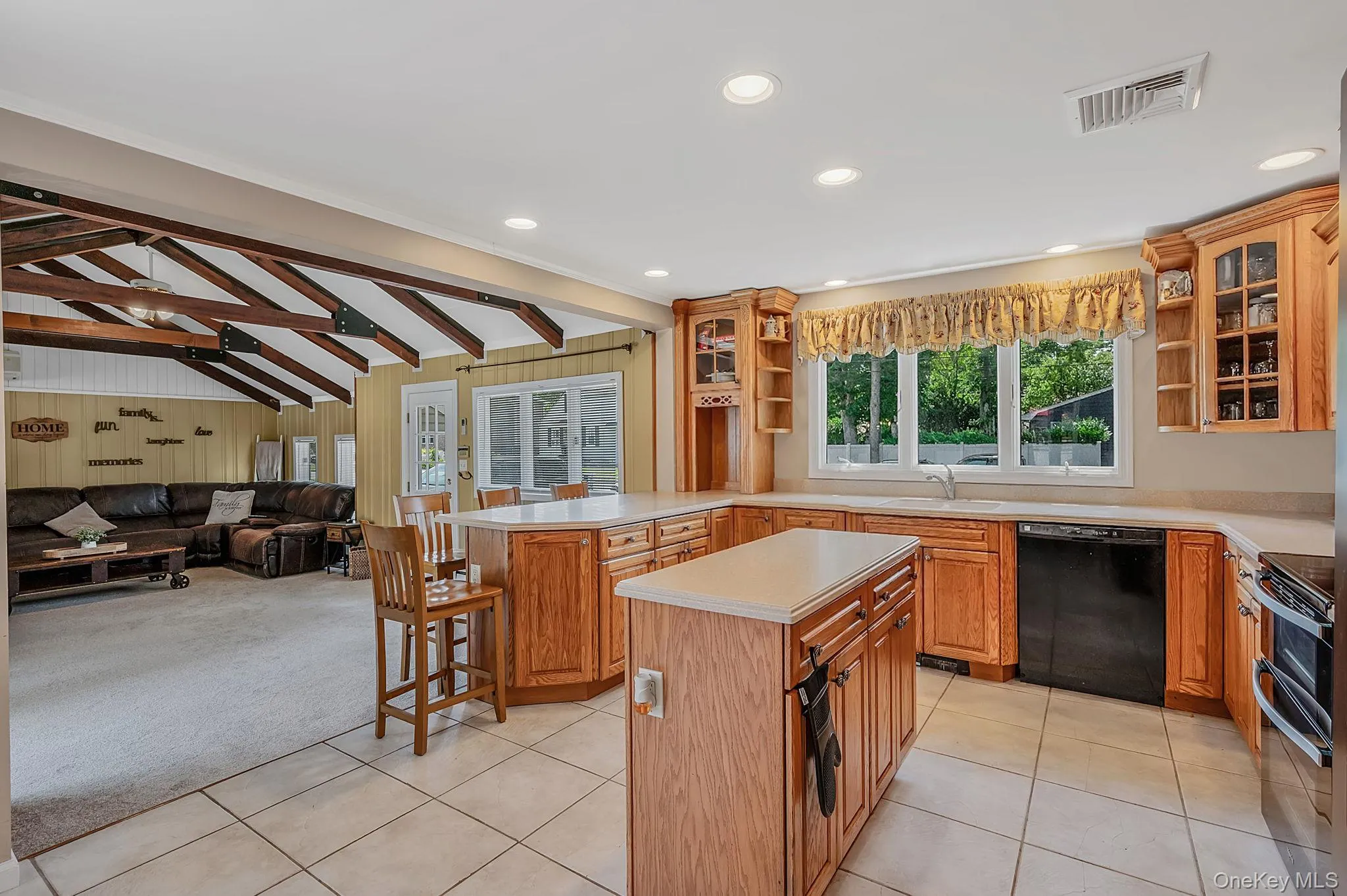 77 Toomey Road, Islip, NY, 6 Bedrooms Bedrooms, 11 Rooms Rooms,2 BathroomsBathrooms,Residential,For Rent,Toomey,0,1016813 77 Toomey Road, Islip, NY, 6 Bedrooms Bedrooms, 11 Rooms Rooms,2 BathroomsBathrooms,Residential,For Rent,Toomey,0,1016813