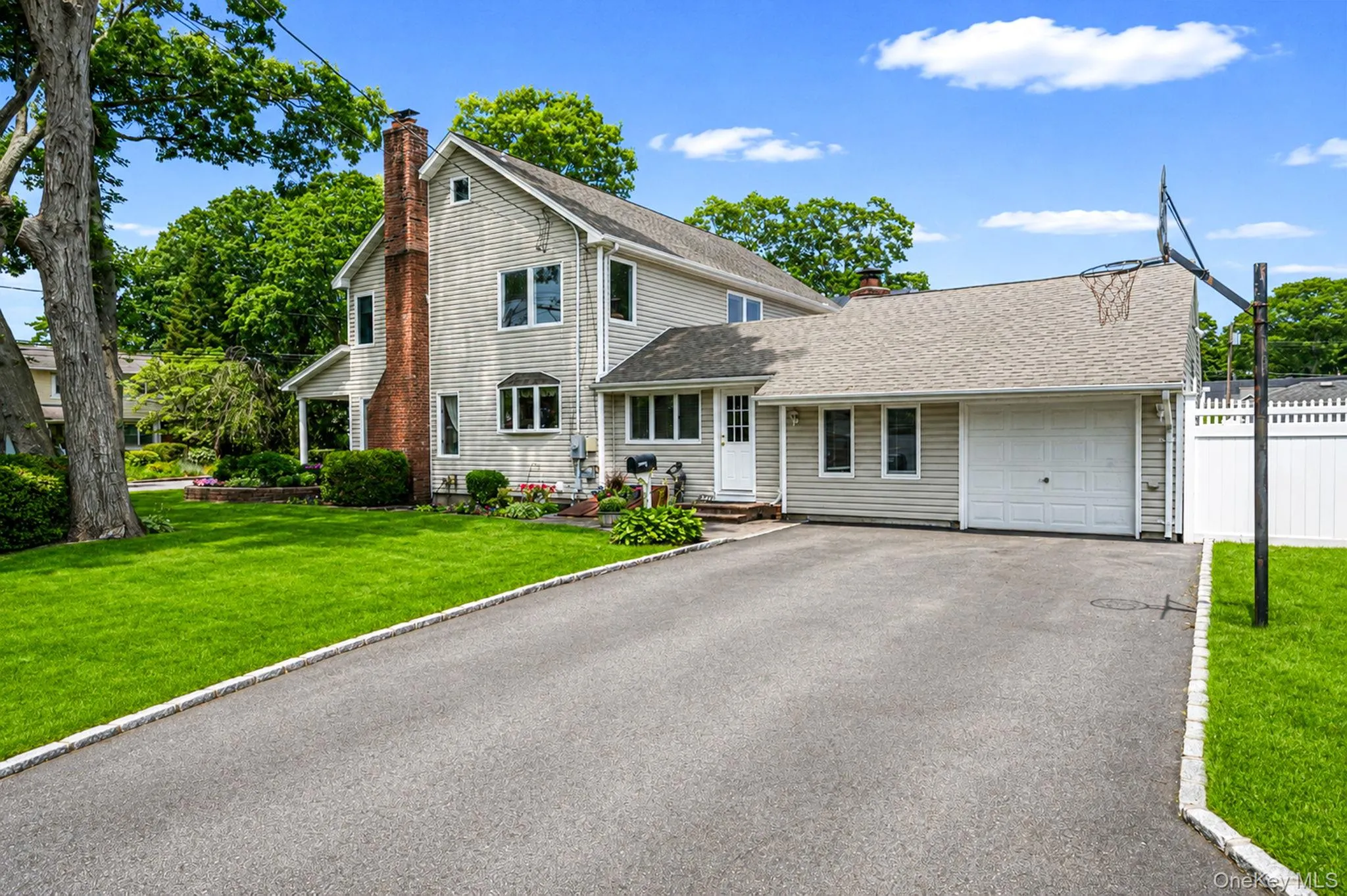 77 Toomey Road, Islip, NY, 6 Bedrooms Bedrooms, 11 Rooms Rooms,2 BathroomsBathrooms,Residential,For Rent,Toomey,0,1016813 77 Toomey Road, Islip, NY, 6 Bedrooms Bedrooms, 11 Rooms Rooms,2 BathroomsBathrooms,Residential,For Rent,Toomey,0,1016813