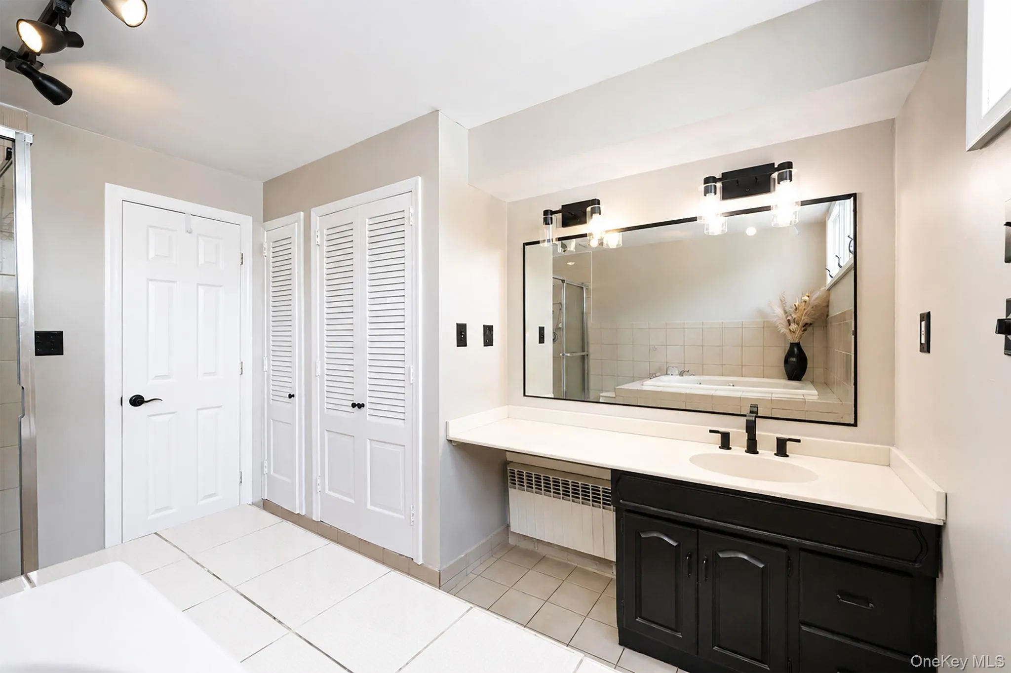 77 Toomey Road, Islip, NY, 6 Bedrooms Bedrooms, 11 Rooms Rooms,2 BathroomsBathrooms,Residential,For Rent,Toomey,0,1016813 77 Toomey Road, Islip, NY, 6 Bedrooms Bedrooms, 11 Rooms Rooms,2 BathroomsBathrooms,Residential,For Rent,Toomey,0,1016813