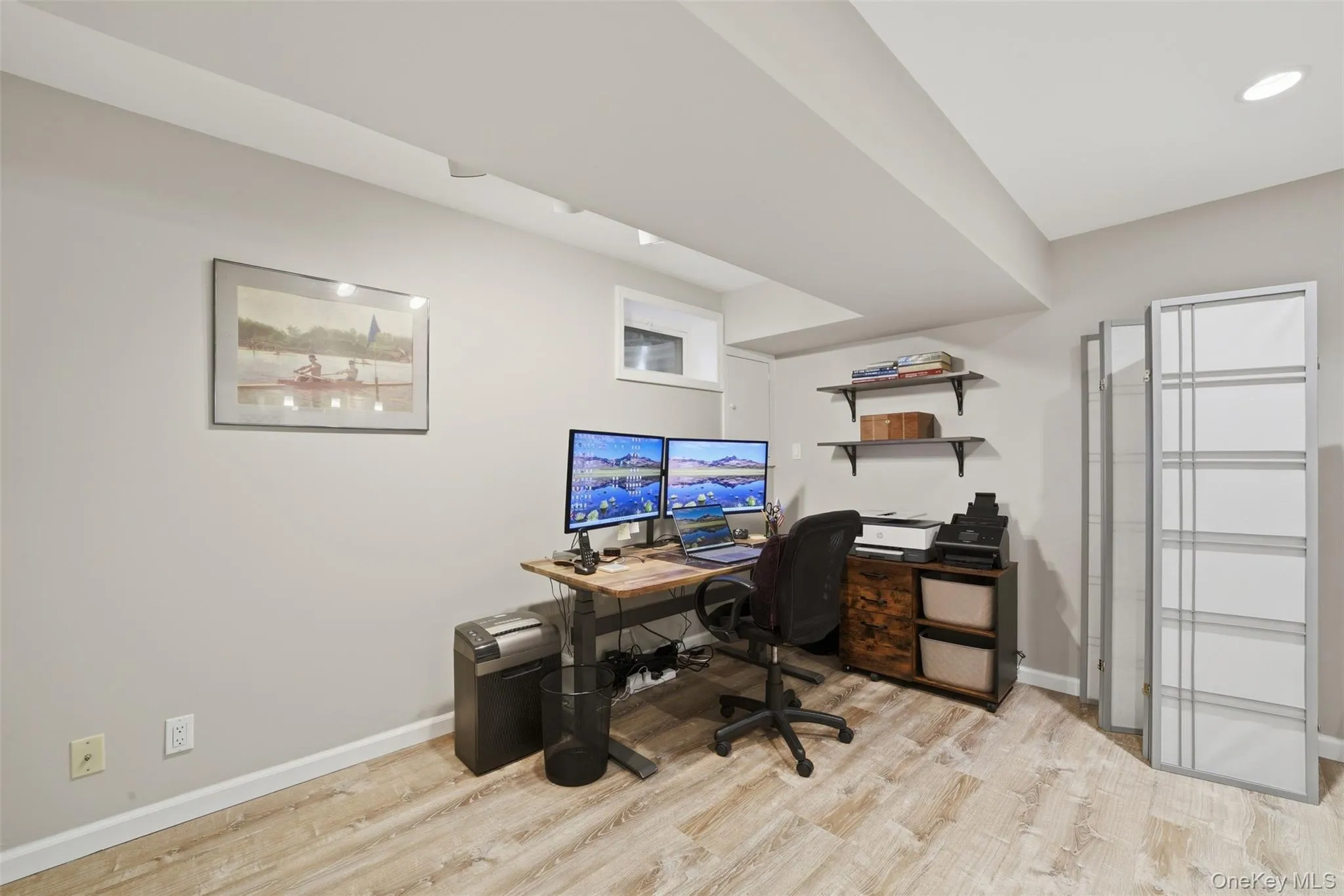 So many things you can do here, office for one! So many things you can do here, office for one!