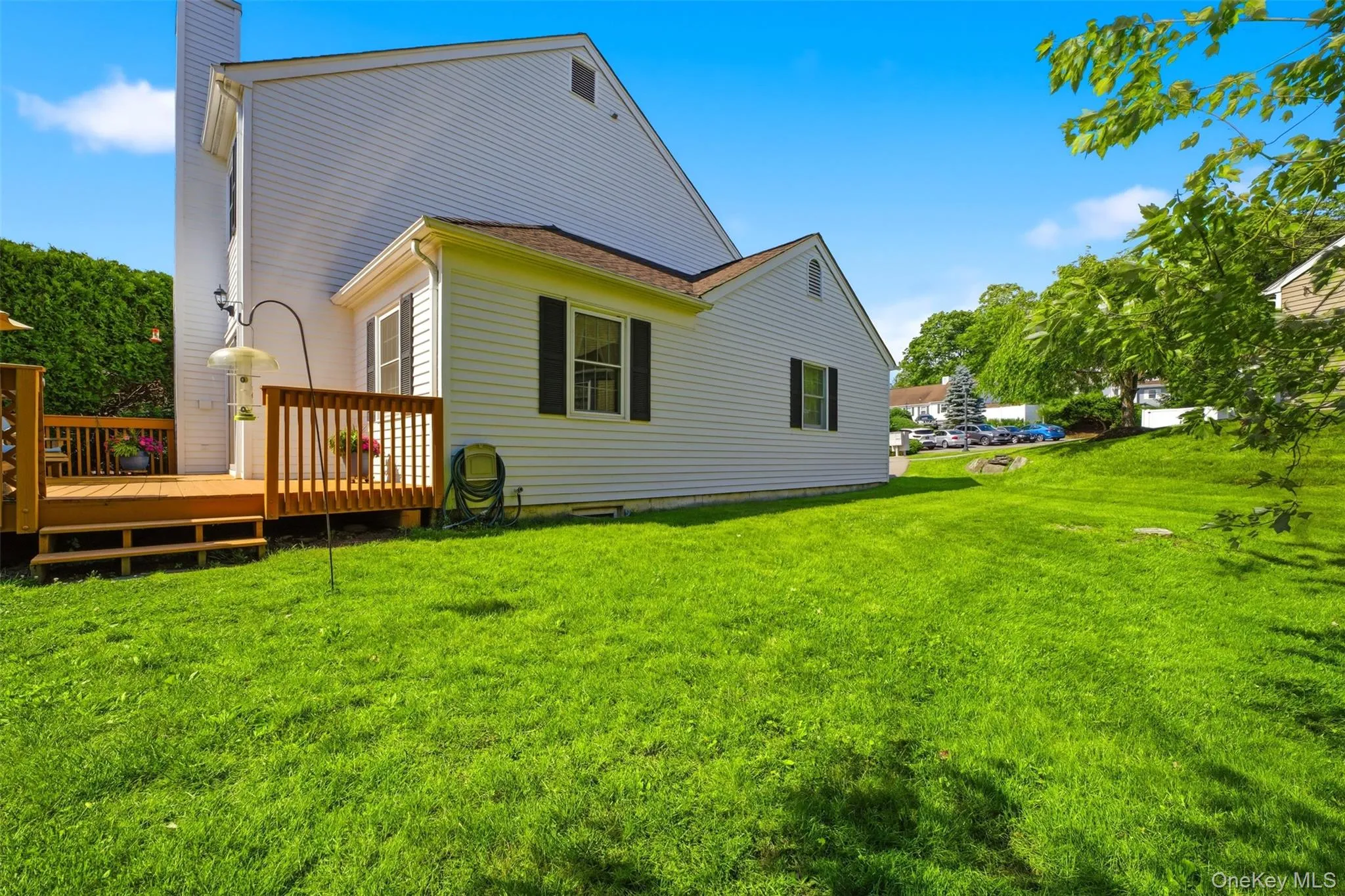 Side land to the deck Side land to the deck