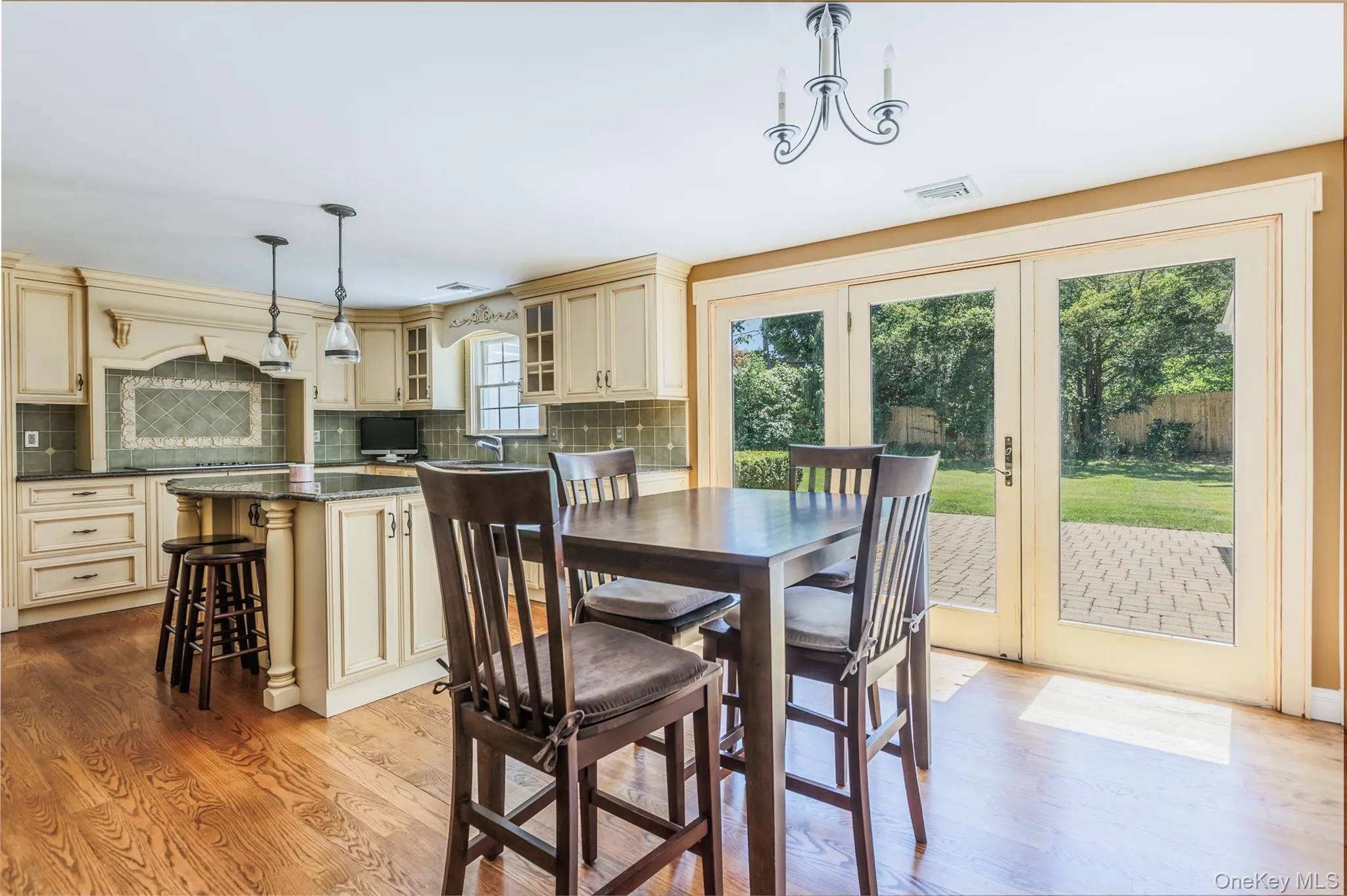12 Rumford Road, Smithtown, NY, 3 Bedrooms Bedrooms, 6 Rooms Rooms,1 BathroomBathrooms,Residential Lease,For Rent,Rumford,0,1016818 12 Rumford Road, Smithtown, NY, 3 Bedrooms Bedrooms, 6 Rooms Rooms,1 BathroomBathrooms,Residential Lease,For Rent,Rumford,0,1016818