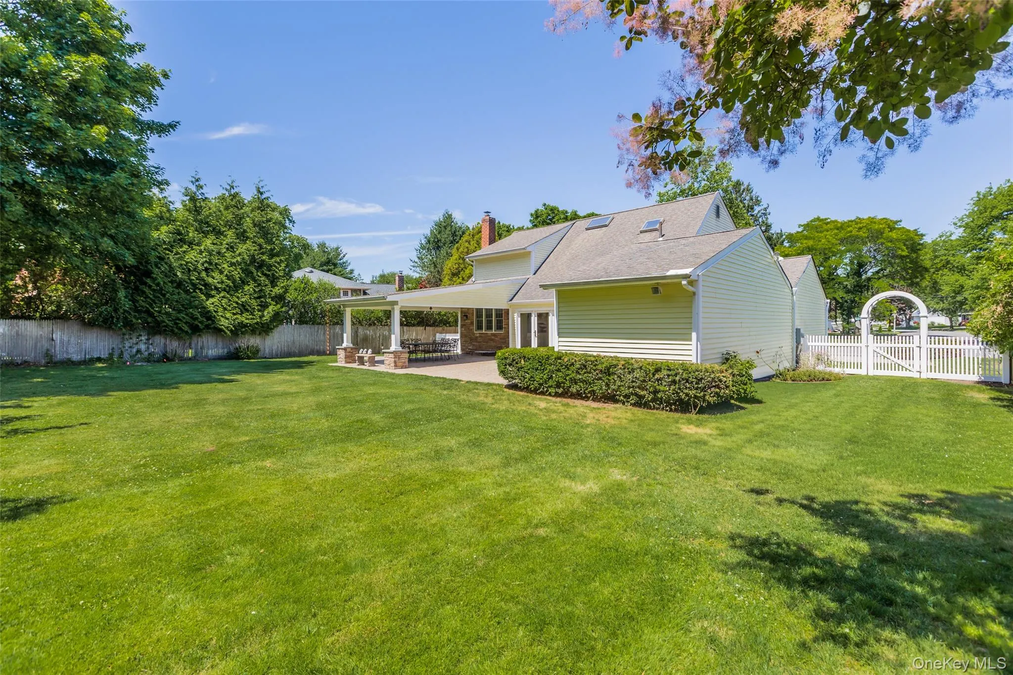 12 Rumford Road, Smithtown, NY, 3 Bedrooms Bedrooms, 6 Rooms Rooms,1 BathroomBathrooms,Residential Lease,For Rent,Rumford,0,1016818 12 Rumford Road, Smithtown, NY, 3 Bedrooms Bedrooms, 6 Rooms Rooms,1 BathroomBathrooms,Residential Lease,For Rent,Rumford,0,1016818