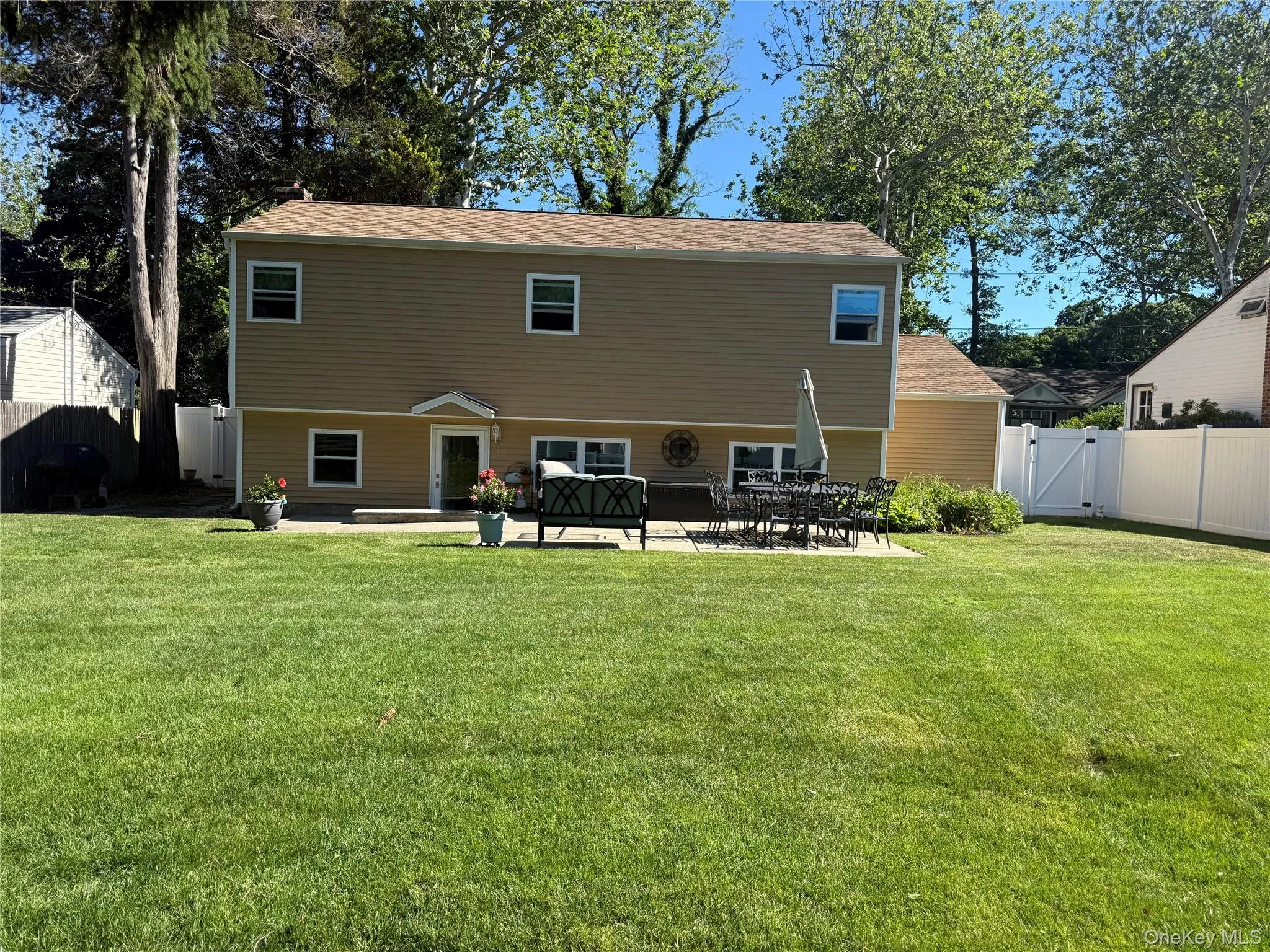 20 Via Continental, Huntington, NY, 3 Bedrooms Bedrooms, 7 Rooms Rooms,2 BathroomsBathrooms,Residential,For Rent,Via Continental,0,1016822 20 Via Continental, Huntington, NY, 3 Bedrooms Bedrooms, 7 Rooms Rooms,2 BathroomsBathrooms,Residential,For Rent,Via Continental,0,1016822