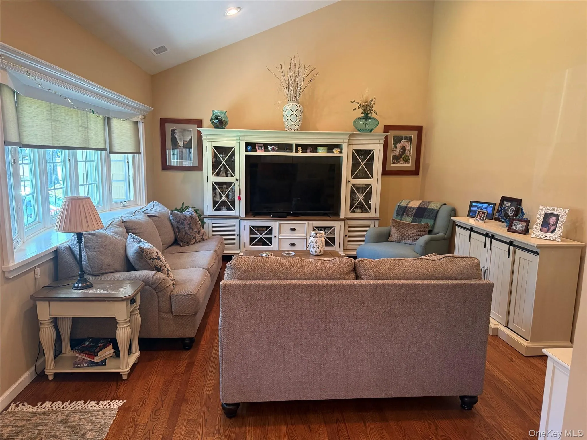 20 Via Continental, Huntington, NY, 3 Bedrooms Bedrooms, 7 Rooms Rooms,2 BathroomsBathrooms,Residential,For Rent,Via Continental,0,1016822 20 Via Continental, Huntington, NY, 3 Bedrooms Bedrooms, 7 Rooms Rooms,2 BathroomsBathrooms,Residential,For Rent,Via Continental,0,1016822