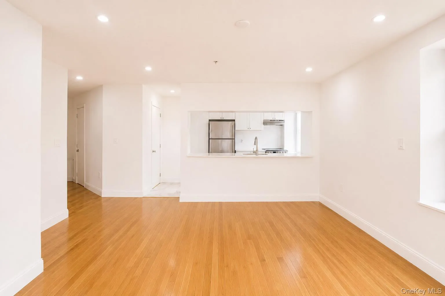 10 Franklin Boulevard, Long Beach, NY, 1 Bedroom Bedrooms, 4 Rooms Rooms,1 BathroomBathrooms,Residential Lease,For Rent,Franklin,0,1016824 10 Franklin Boulevard, Long Beach, NY, 1 Bedroom Bedrooms, 4 Rooms Rooms,1 BathroomBathrooms,Residential Lease,For Rent,Franklin,0,1016824