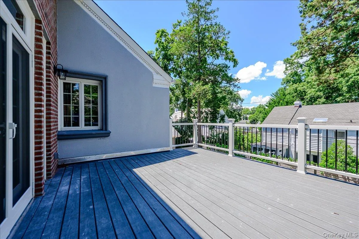 18 Pond Park Road, North Hempstead, NY, 4 Bedrooms Bedrooms, 9 Rooms Rooms,4 BathroomsBathrooms,Residential,For Rent,Pond Park,0,KEY1016825 18 Pond Park Road, North Hempstead, NY, 4 Bedrooms Bedrooms, 9 Rooms Rooms,4 BathroomsBathrooms,Residential,For Rent,Pond Park,0,KEY1016825