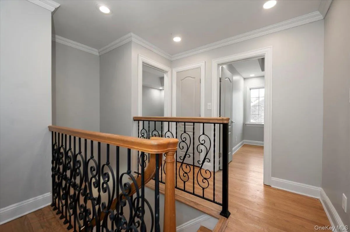 18 Pond Park Road, North Hempstead, NY, 4 Bedrooms Bedrooms, 9 Rooms Rooms,4 BathroomsBathrooms,Residential,For Rent,Pond Park,0,KEY1016825 18 Pond Park Road, North Hempstead, NY, 4 Bedrooms Bedrooms, 9 Rooms Rooms,4 BathroomsBathrooms,Residential,For Rent,Pond Park,0,KEY1016825