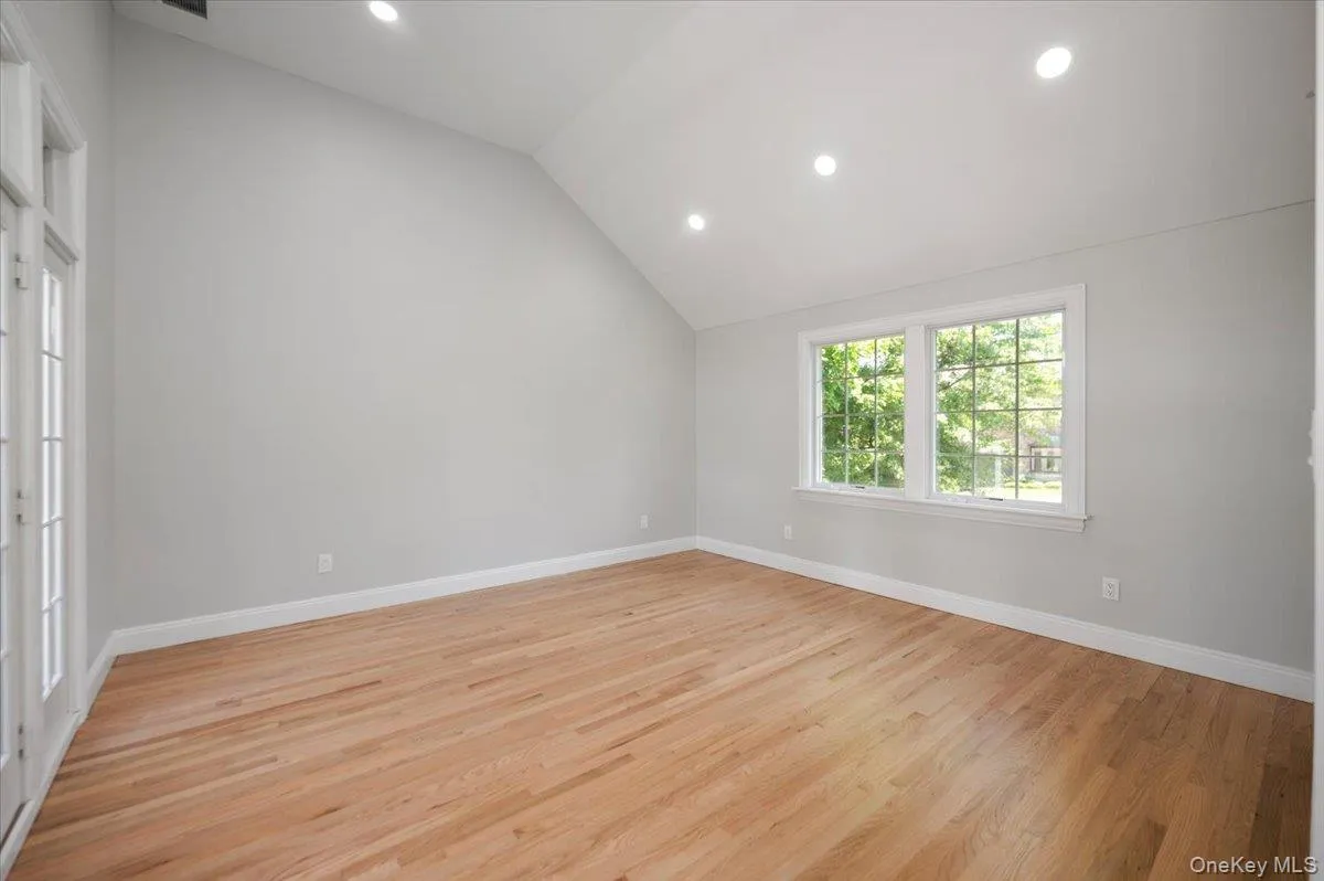 18 Pond Park Road, North Hempstead, NY, 4 Bedrooms Bedrooms, 9 Rooms Rooms,4 BathroomsBathrooms,Residential,For Rent,Pond Park,0,KEY1016825 18 Pond Park Road, North Hempstead, NY, 4 Bedrooms Bedrooms, 9 Rooms Rooms,4 BathroomsBathrooms,Residential,For Rent,Pond Park,0,KEY1016825