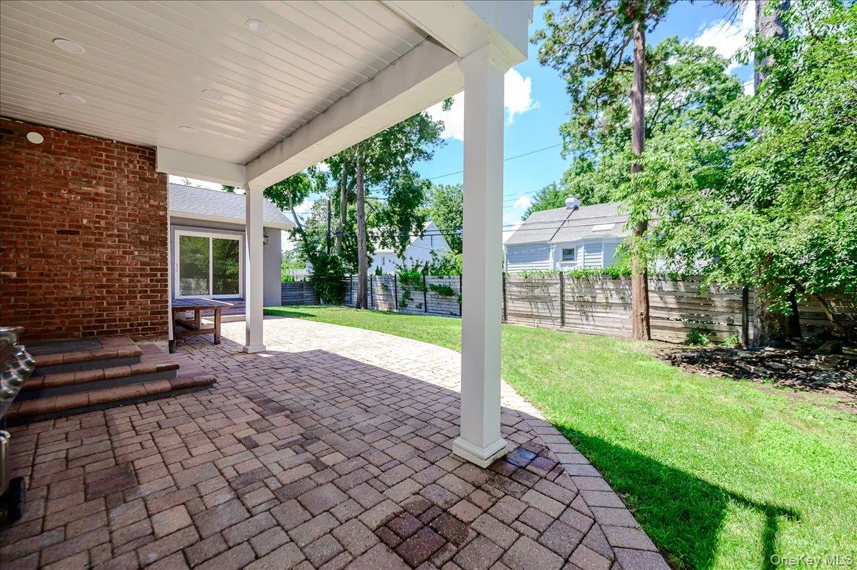 18 Pond Park Road, North Hempstead, NY, 4 Bedrooms Bedrooms, 9 Rooms Rooms,4 BathroomsBathrooms,Residential,For Rent,Pond Park,0,KEY1016825 18 Pond Park Road, North Hempstead, NY, 4 Bedrooms Bedrooms, 9 Rooms Rooms,4 BathroomsBathrooms,Residential,For Rent,Pond Park,0,KEY1016825