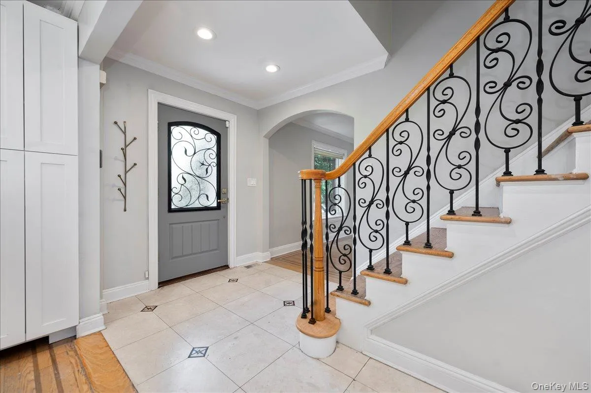 18 Pond Park Road, North Hempstead, NY, 4 Bedrooms Bedrooms, 9 Rooms Rooms,4 BathroomsBathrooms,Residential,For Rent,Pond Park,0,KEY1016825 18 Pond Park Road, North Hempstead, NY, 4 Bedrooms Bedrooms, 9 Rooms Rooms,4 BathroomsBathrooms,Residential,For Rent,Pond Park,0,KEY1016825